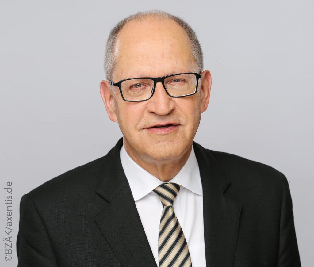 Dr. Peter Engel