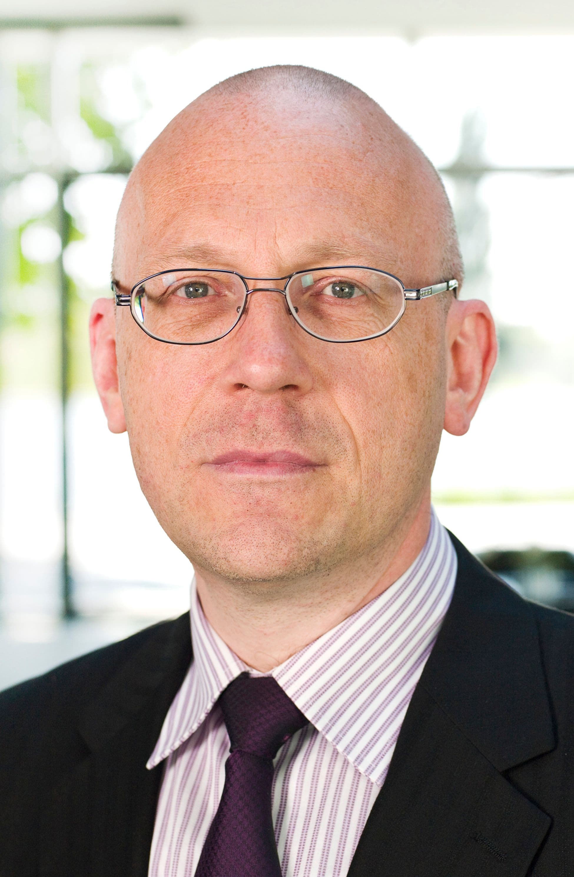 Dr. Stefan Etgeton
