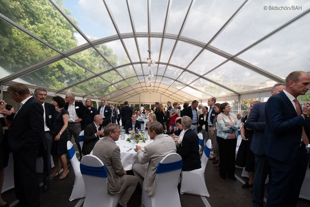 Ein besonderes Zelt an einem besonderen Ort: BAH-Sommerfest in Bonn