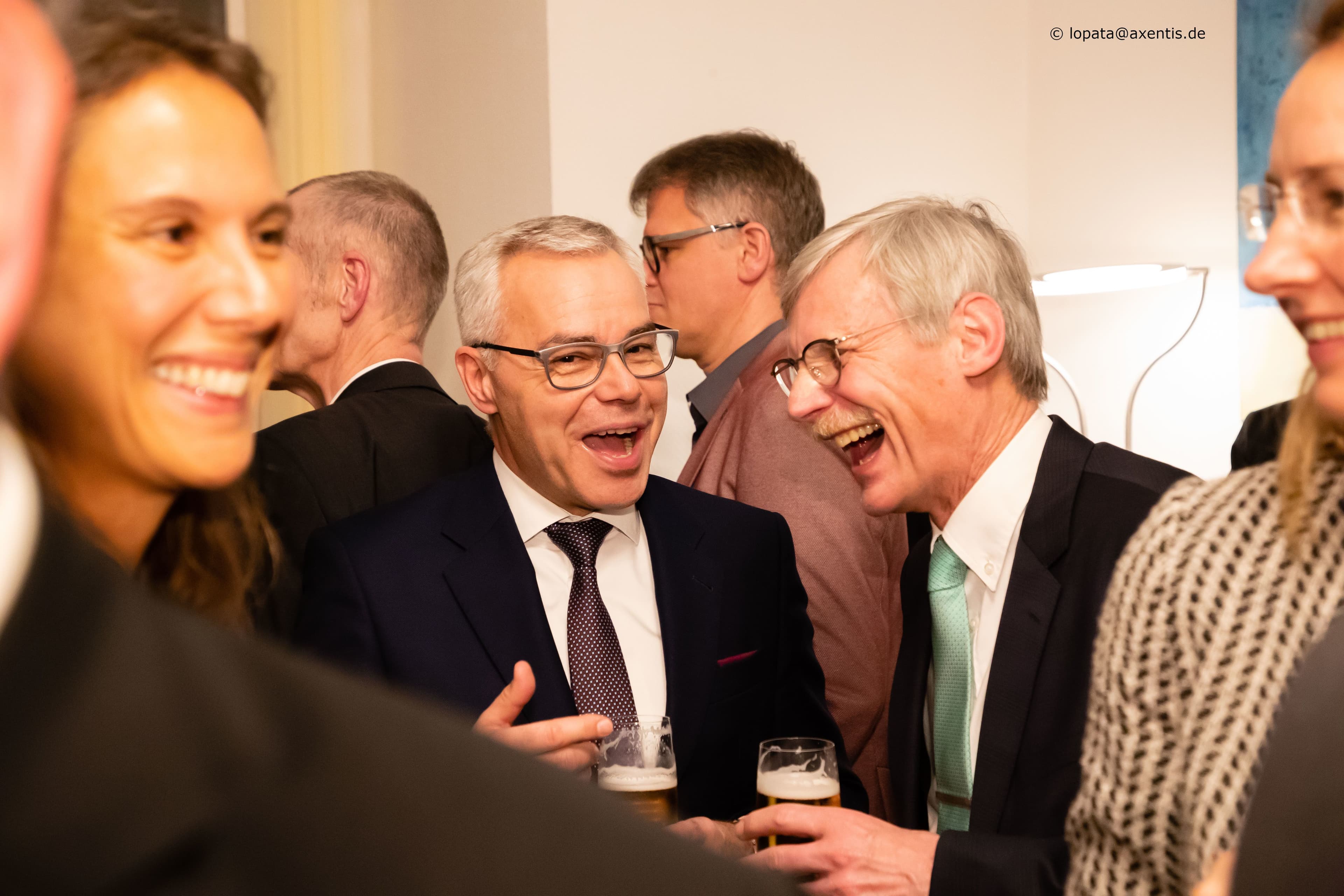 Jessica Hanneken, Ulrich Sommer (beide apoBank) und Thomas Kriedel (KBV)