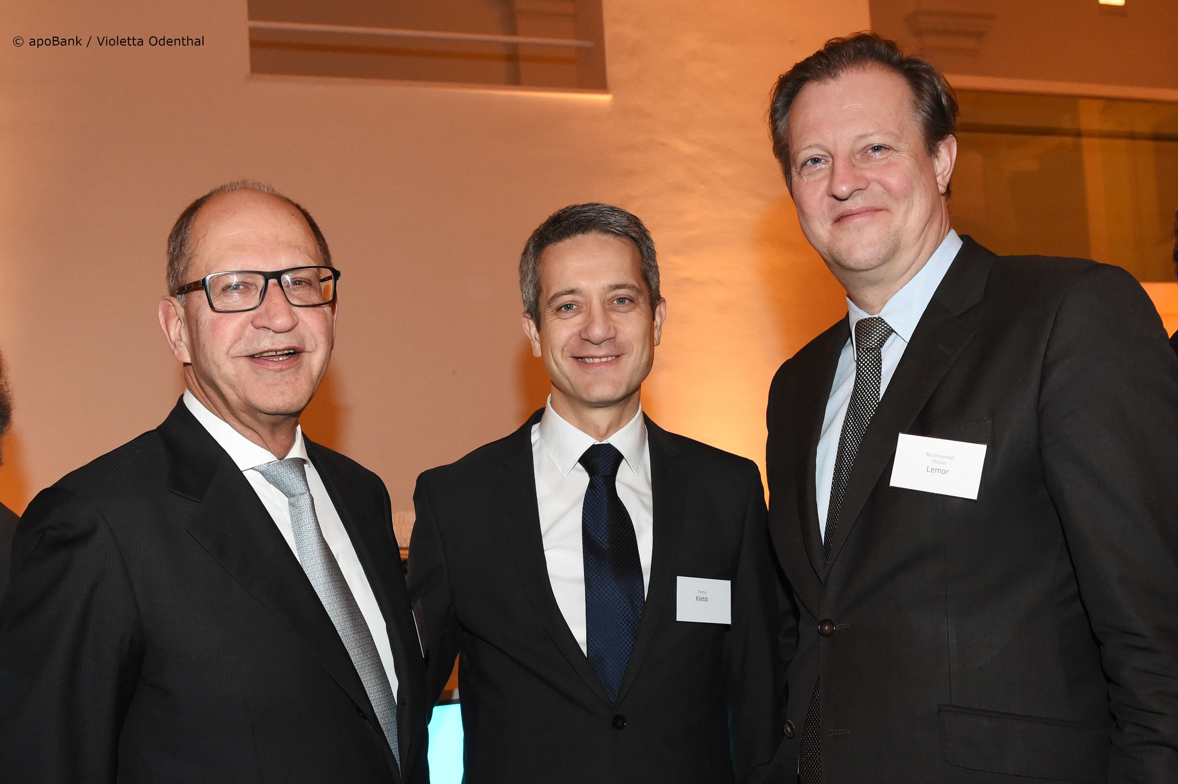 Peter Engel (BZÄK), Timmy Klebb (Deutsche Ärzteversicherung), Florian Lemor (BZÄK) (v.l.n.r.)