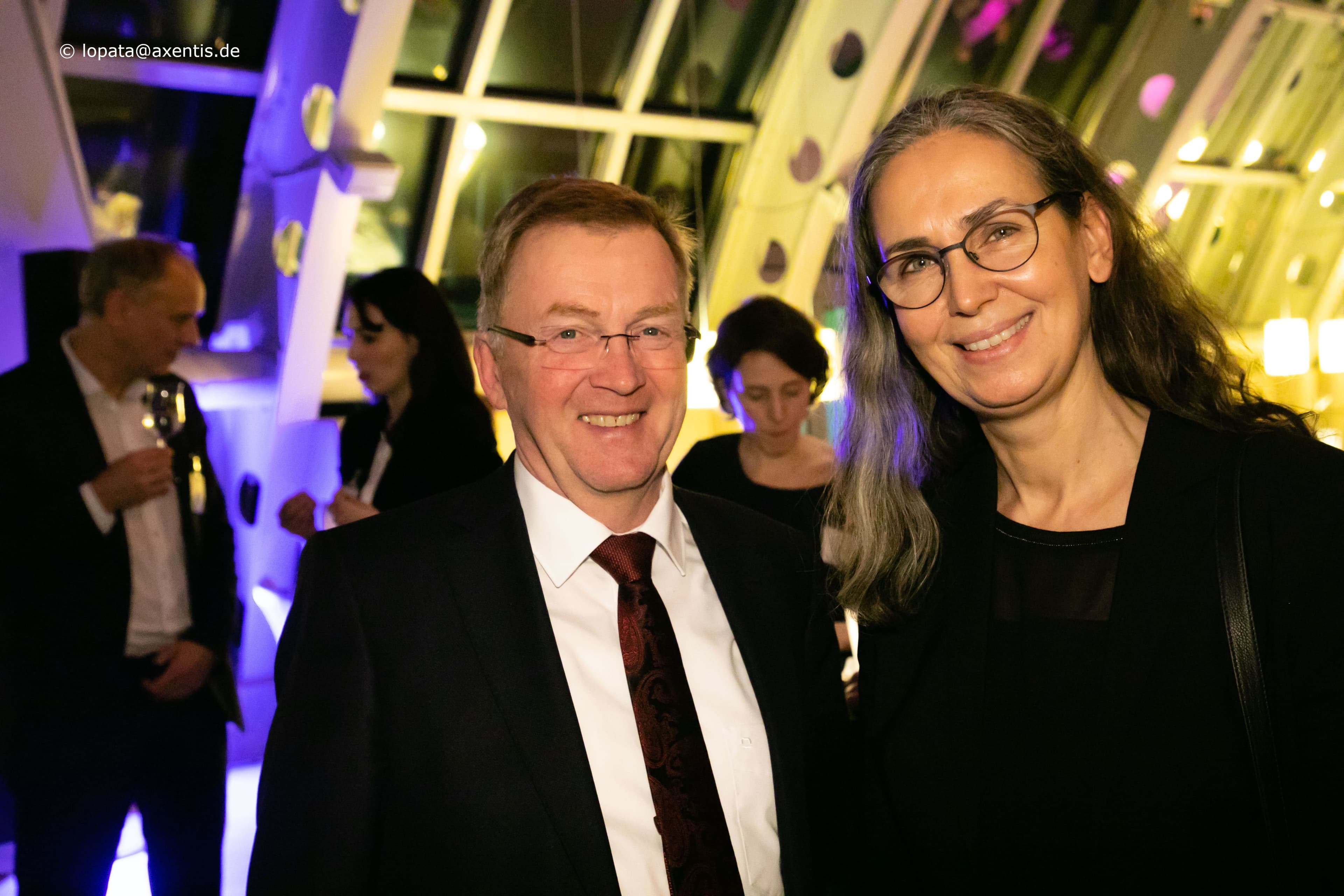 Andreas Westerfellhaus (Pflegebevollmächtigter der Bundesregierung) mit Ute Repschläger (IfK)