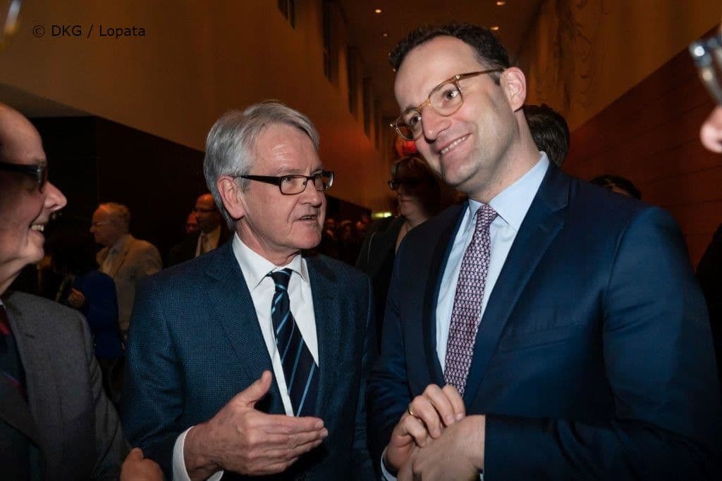 Was erzählt wohl Ulrich Orlowski (l.) seinem Noch-Chef Minister Spahn