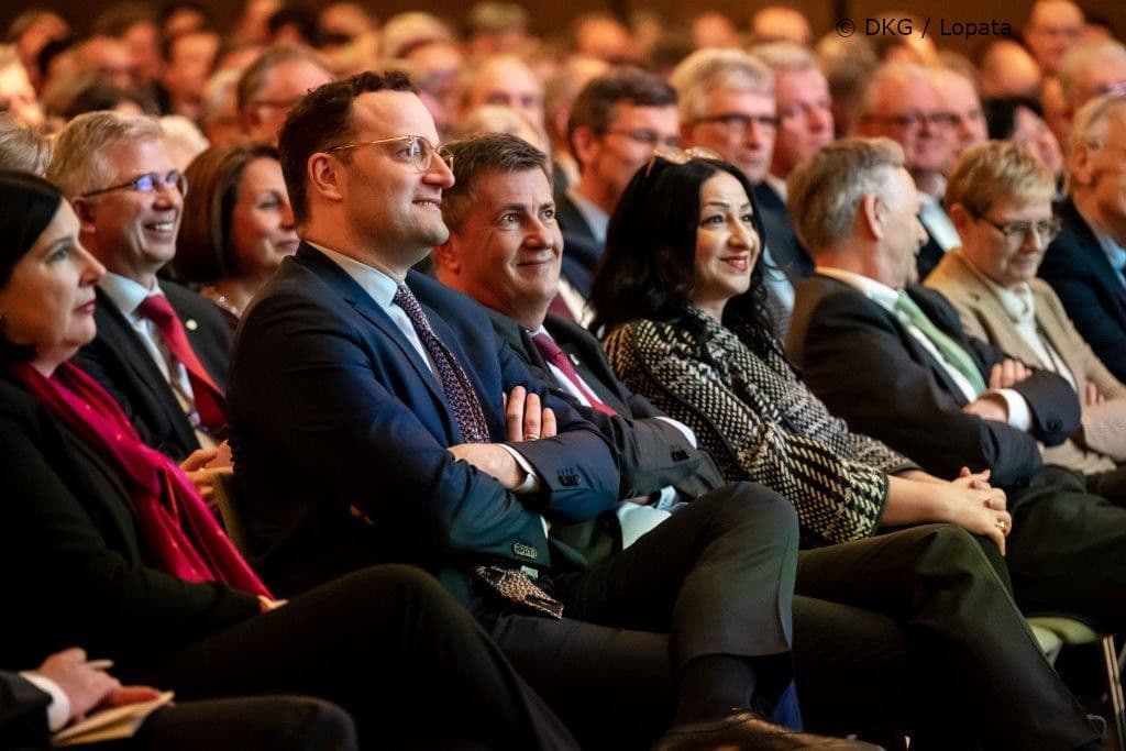 Patientenbeauftragte Claudia Schmidtke, Bundesminister Jens Spahn, Thomas Lemke (DKG) und Berlins Gesundheitssenatorin Dilek Kolat (v.l.n.r.)