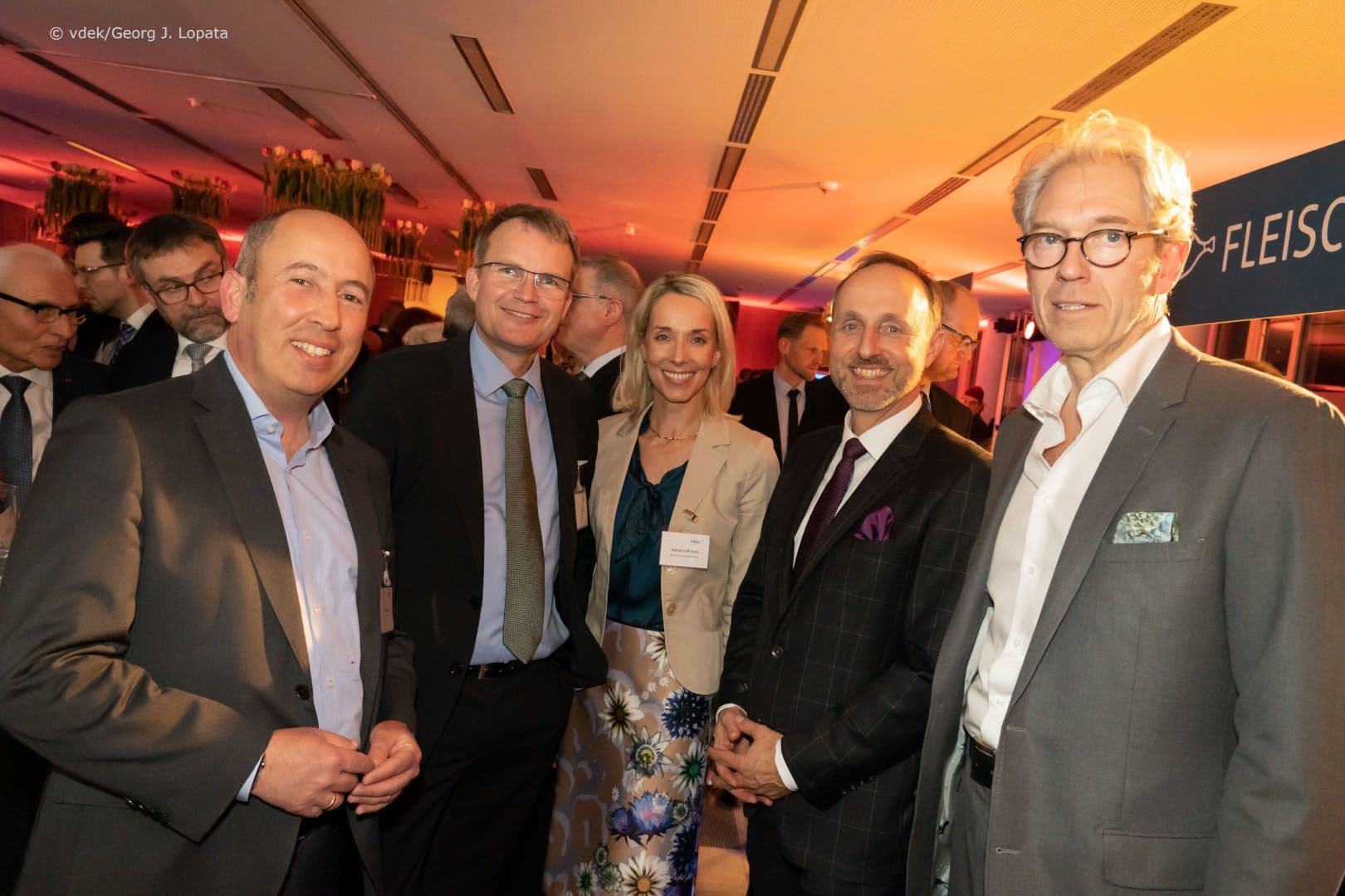 Fröhliches Gruppenbild: Mani Rafii (Barmer), Jens Baas (TK), Stefanie Stoff-Ahnis (AOK Nordost), Stephan Hofmeister, Andreas Gassen (beide KBV) (v.ln.r.)