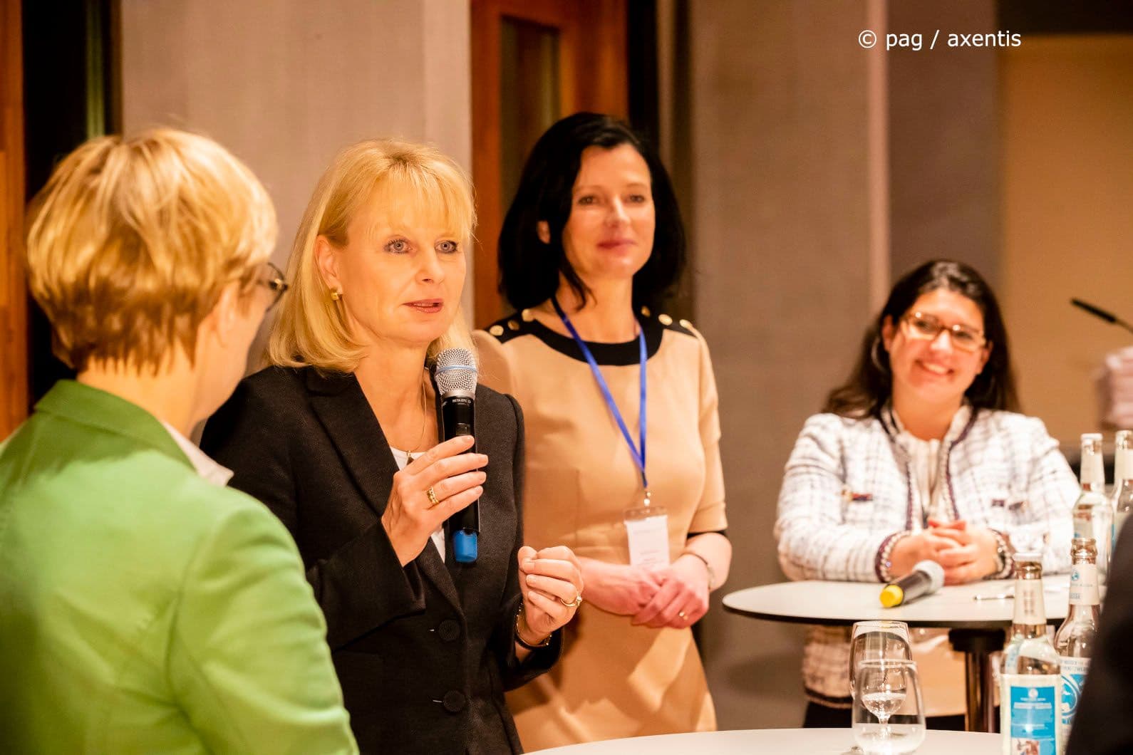Karin Maag MdB (CDU/CSU), Daniela Teichert (AOK Nordost), Sevilay Huesman-Koecke (PwC-Frauennetzwerk) (v.l.n.r.)