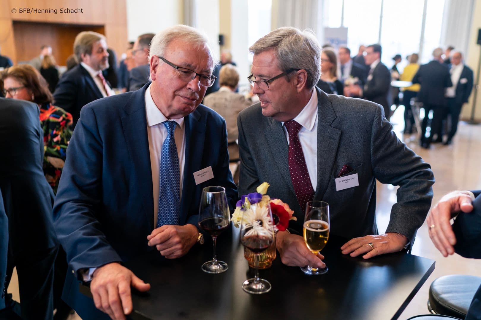 Walter Kollbach (apoBank) und Wolfgang Eßer (KZBV)