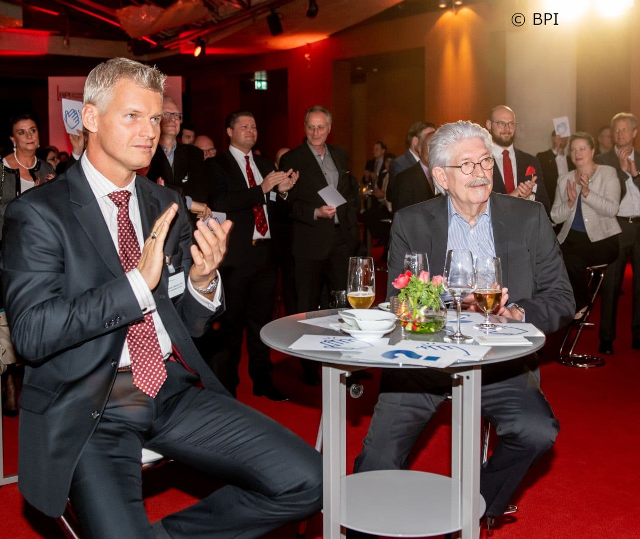Christoph Claudius Karl (anwerina Deutschland) (l.) mit Henning Fahrenkamp (ehemals BPI)