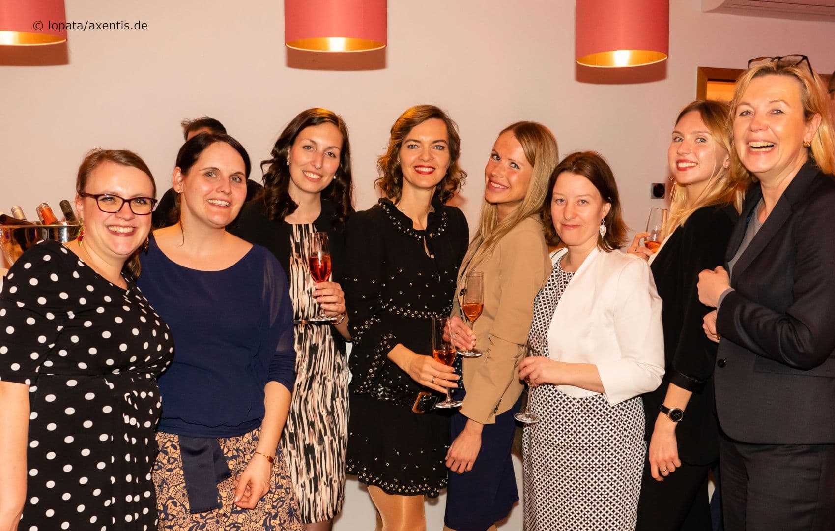 Gruppenbild mit Damen: Rebecca Beerheide (Ärzteblatt), Kerstin Griessmeier, Miriam Hoffmann, Sandra Barnert (alle TK), Stefanie Beck (Lilly), Franziska Seidel (BKV e.V.), Daria Kiesel (TK), Sabine Skwara (GSK) (v.l.n.r.)