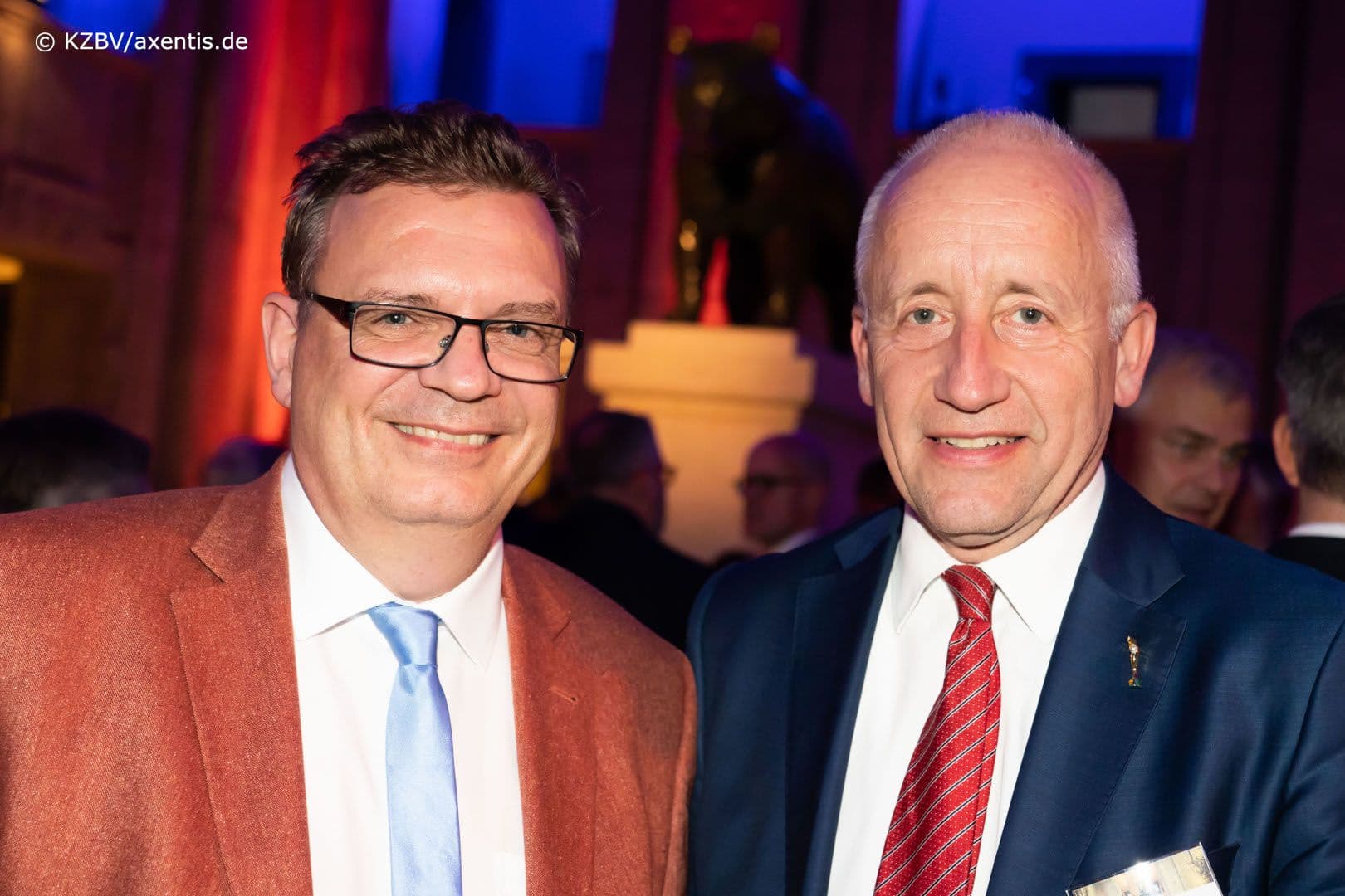 Christoph Benz (BZÄK) mit Wieland Schinnenburg MdB (FDP) (r.)
