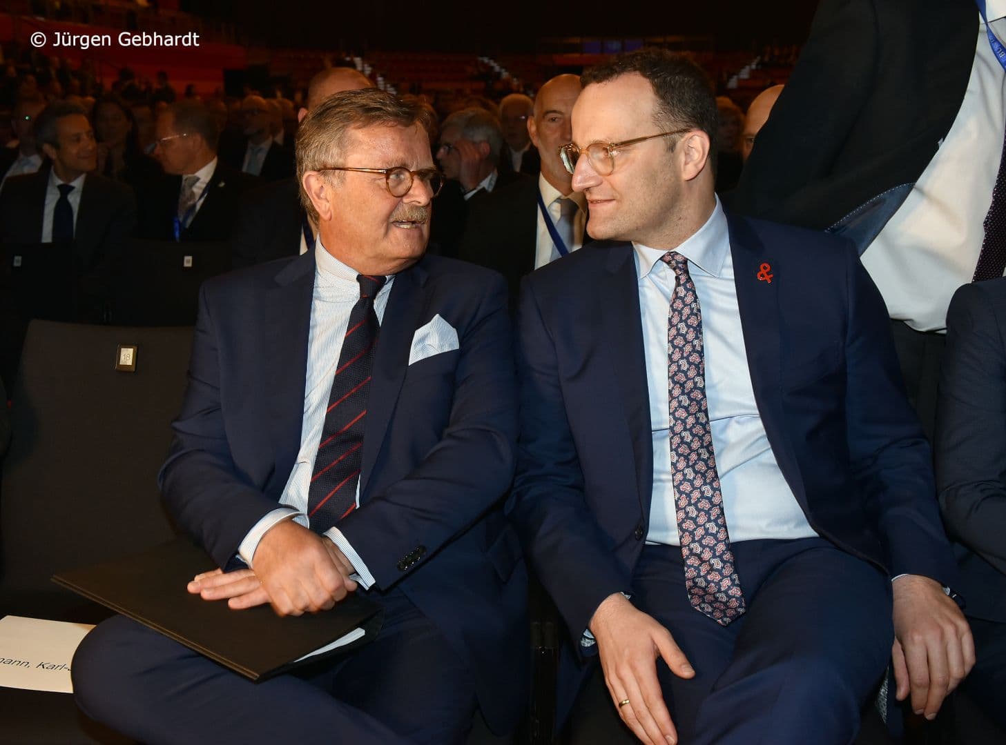 Noch-Präsident der BÄK Frank Ulrich Montgomery mit Bundesgesundheitsminister Jens Spahn  (r.)
