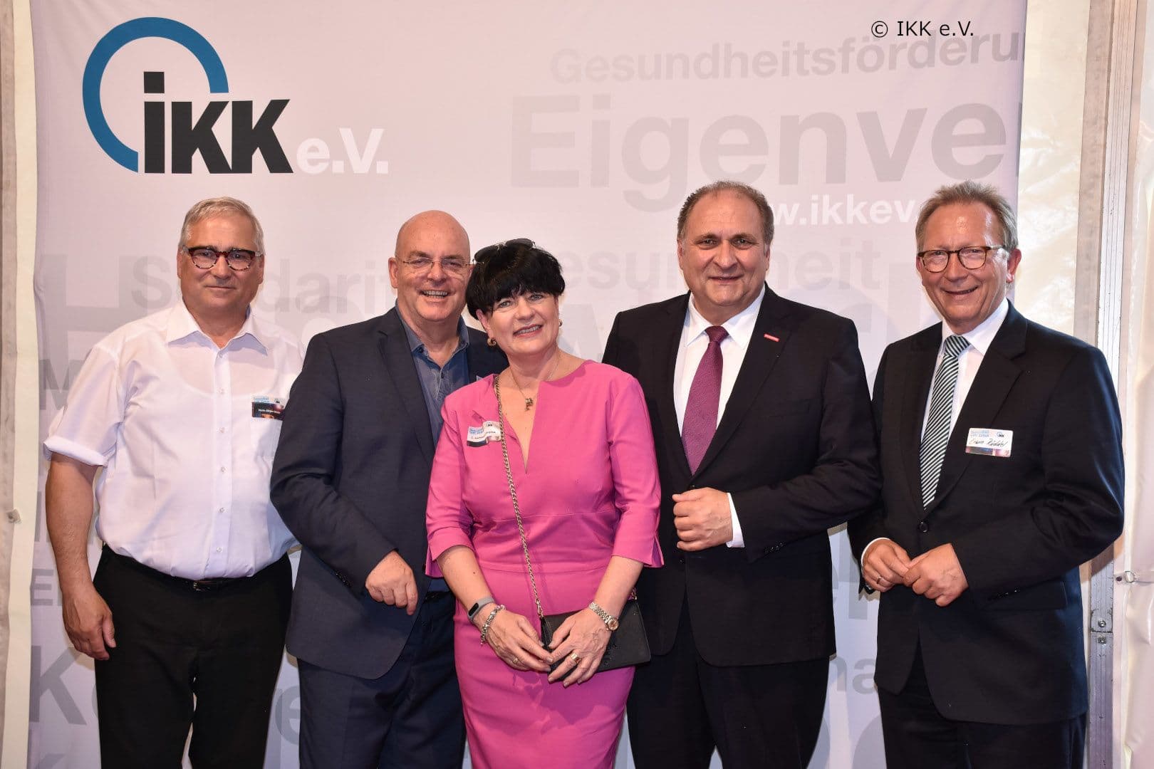 Dame mit Herren: Hans-Jürgen Müller (IKK e.V.), Edgar Franke MdB (SPD), Christine Aschenberg-Dugnus MdB (FDP), Hans-Peter Wollseifer (IKK e.V.), Erwin Rüddel MdB (CDU/CSU) (v.l.n.r.)