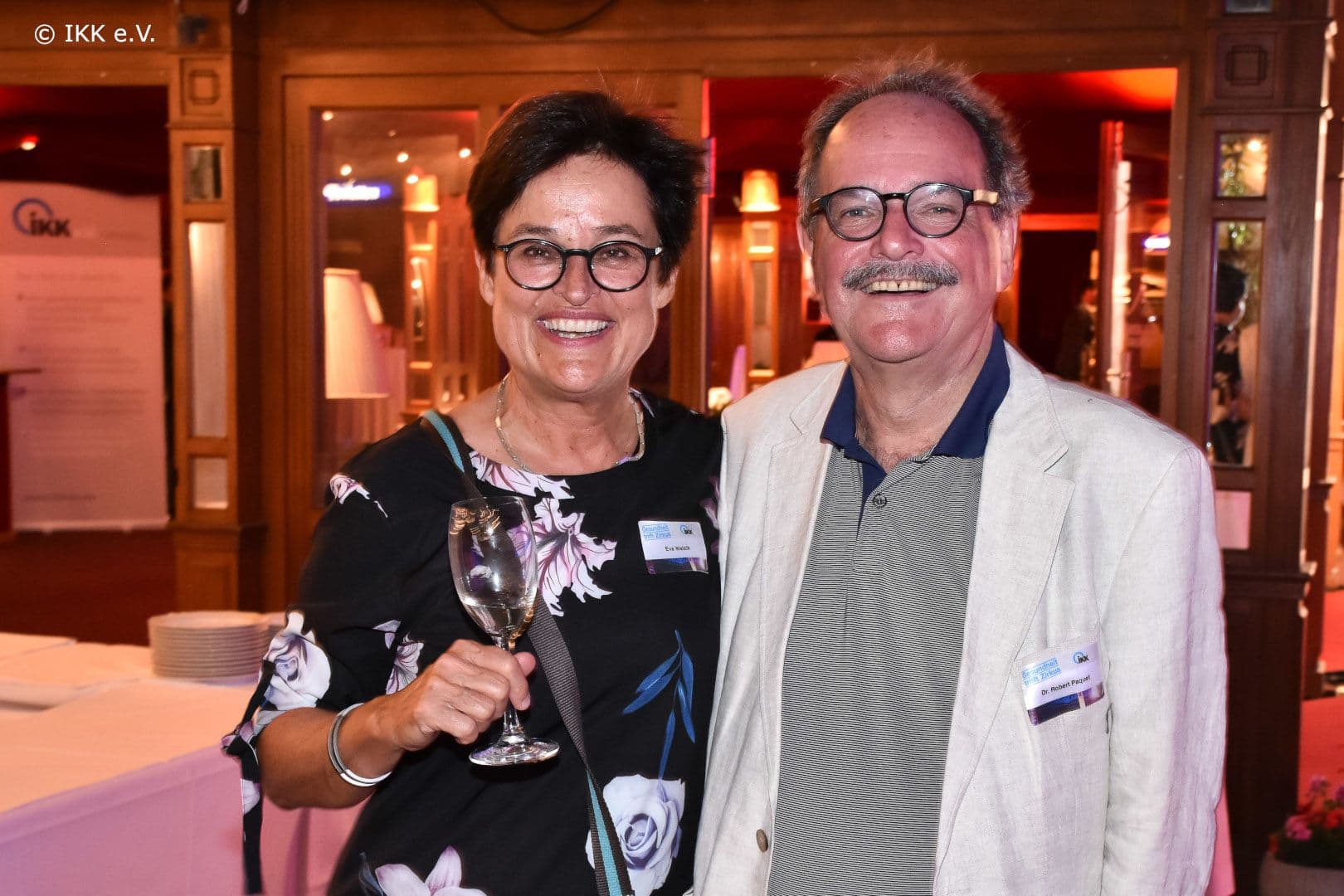 Eva Walzik (DAK-Gesundheit) mit Robert Paquet