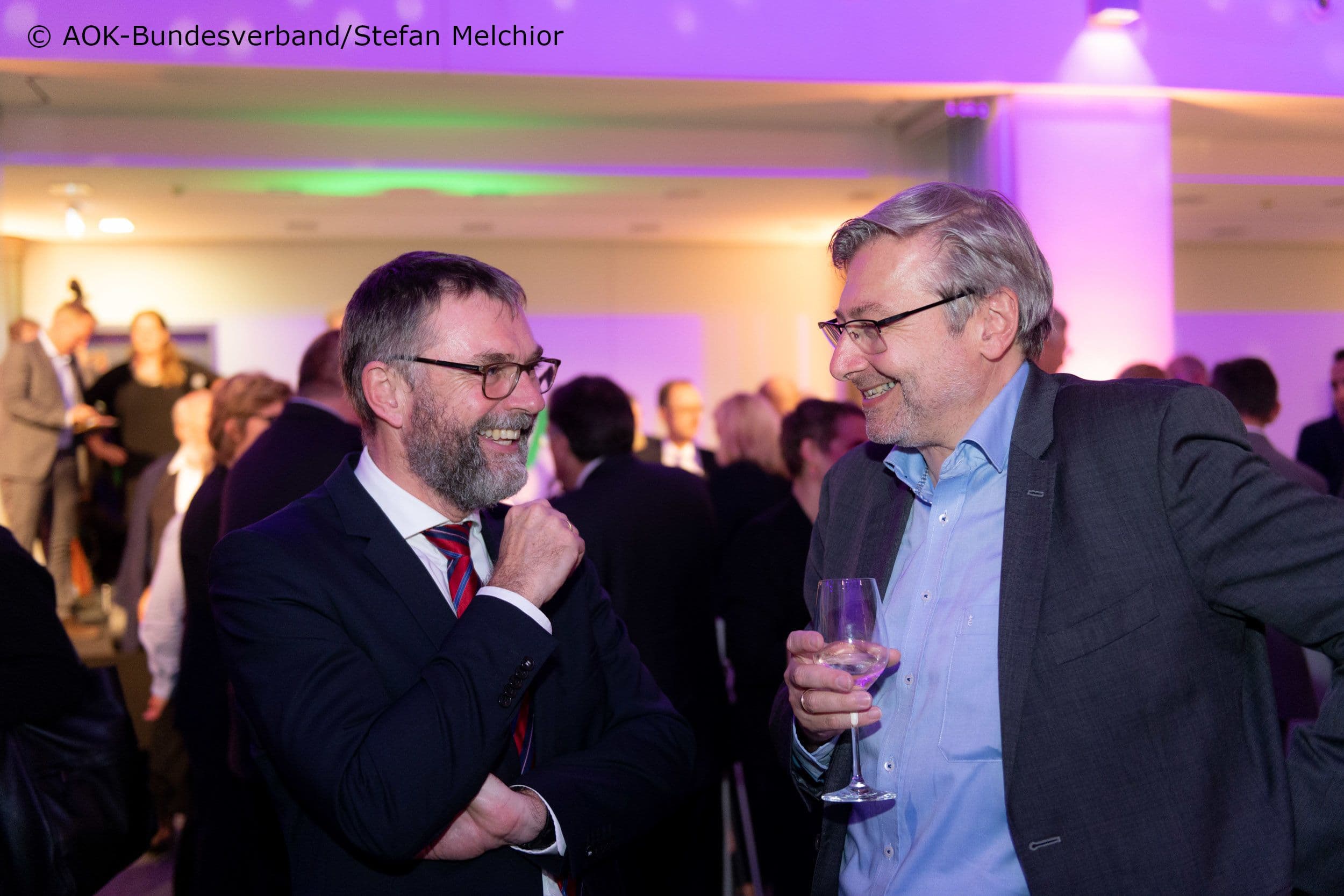 Hatten sichtlich Spaß: Jörg Meyers-Middendorf (vdek) (l.) und Dirk Heidenblut MdB (SPD)