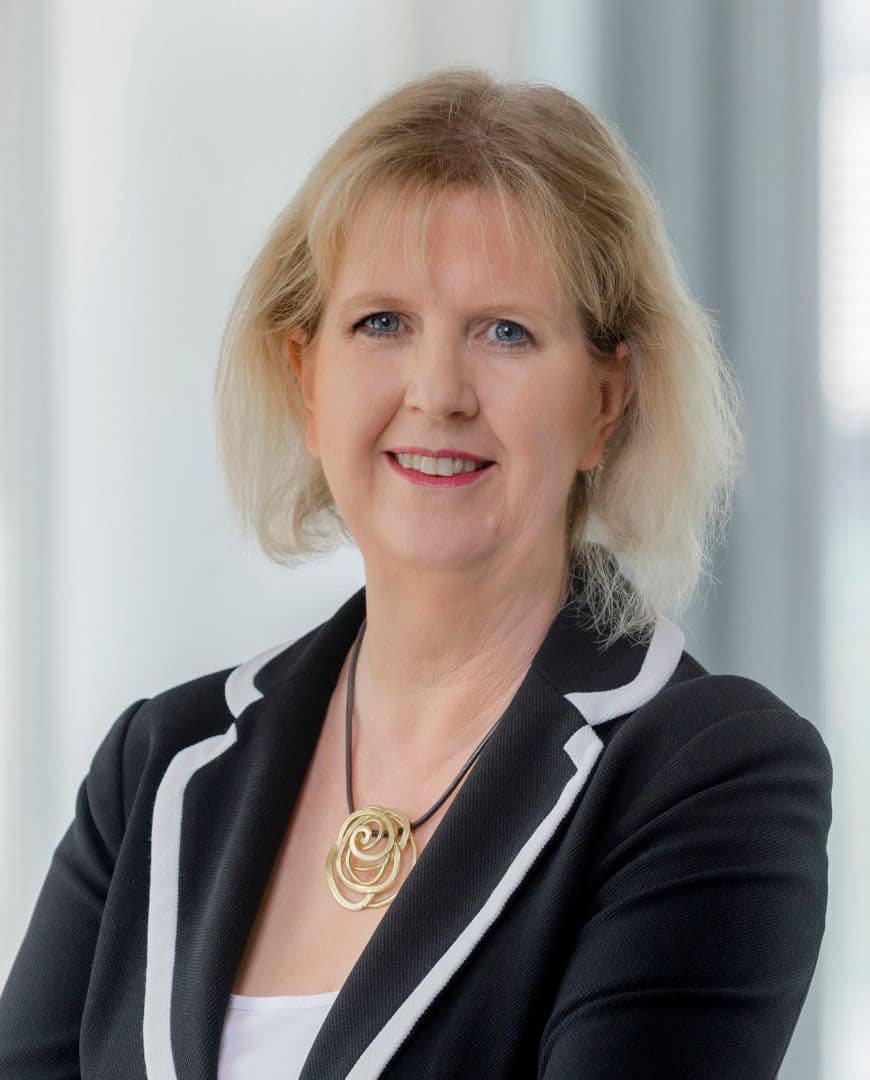 Dr. Bettina Bauer