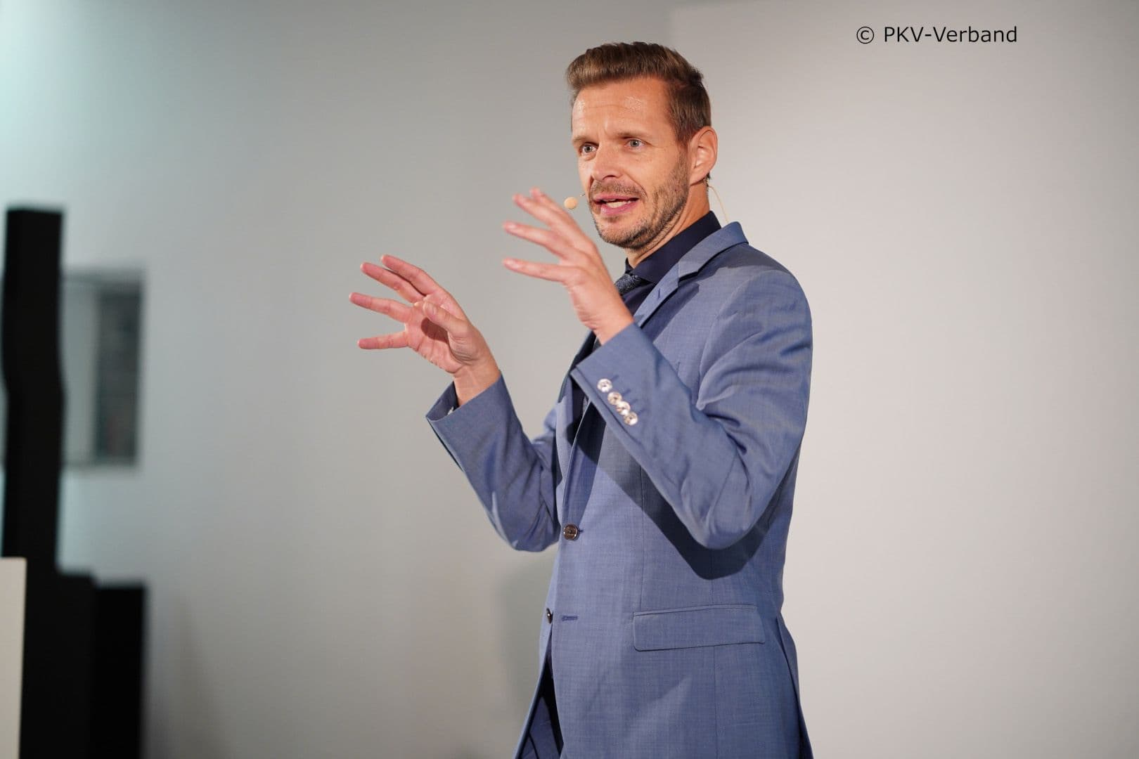 Der Kabarettist Florian Schroeder in seinem Element