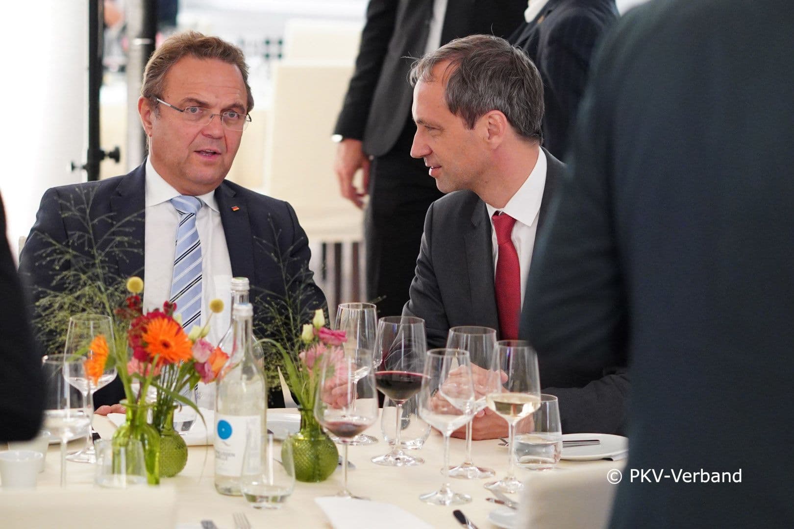 Hans-Peter Friedrich MdB (CSU) (l.) mit Clemens Muth (PKV)