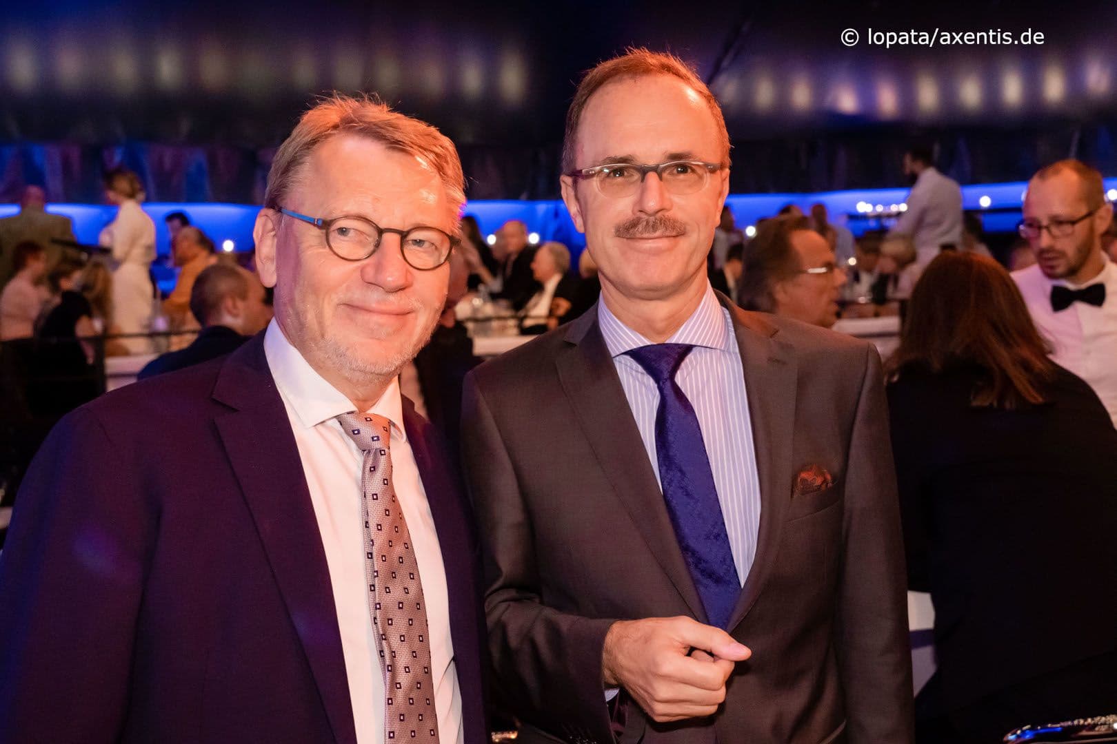 Bitte lächeln: Ulrich Weigeldt (Deutscher Hausärzteverband) (l.) und Staatssekretär Thomas Steffen (BMG)