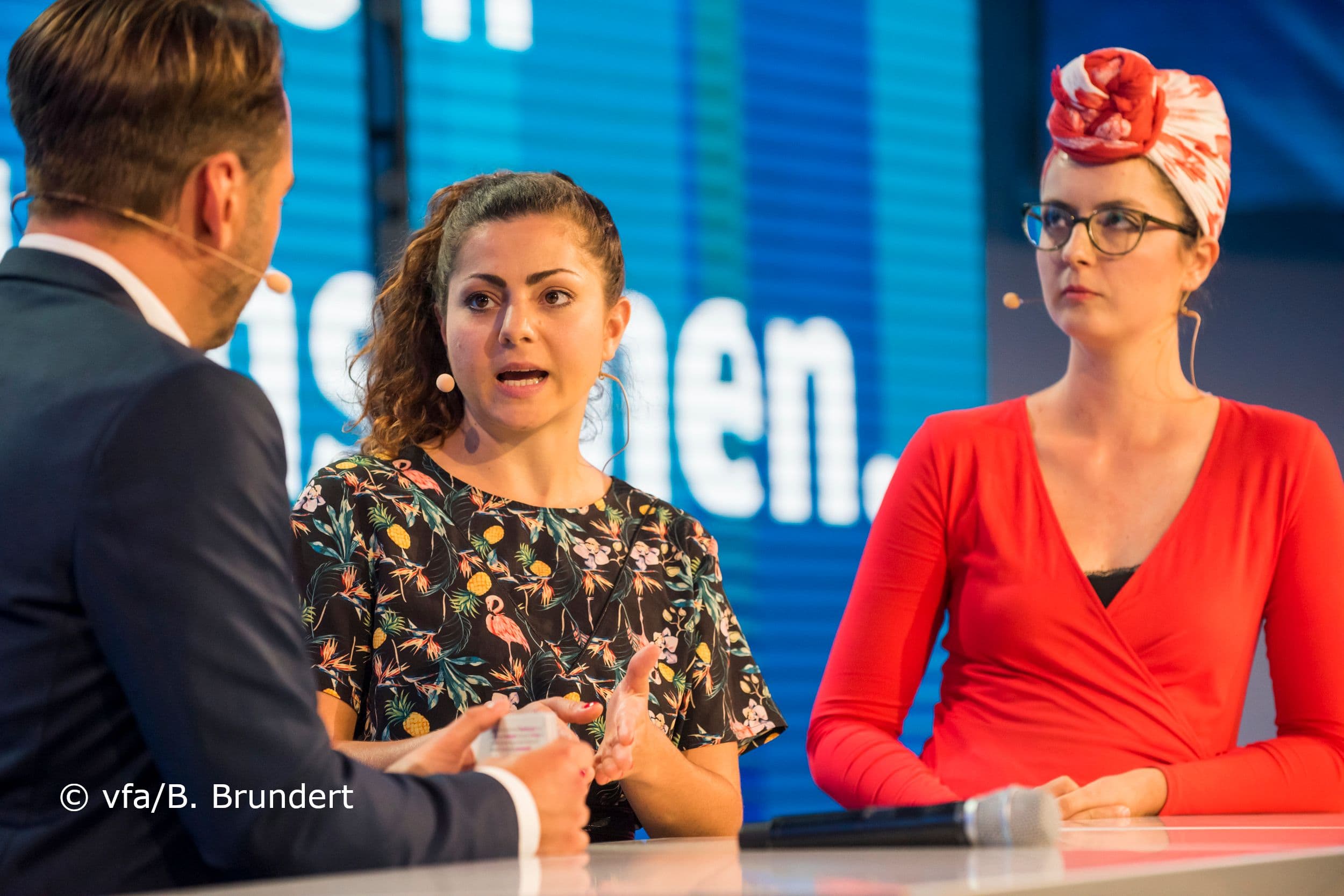 Gingen mit ihrer Erkrankung ins Netz – 
Bloggerinnen Samira Mousa (M.) und Franziska Wetzl