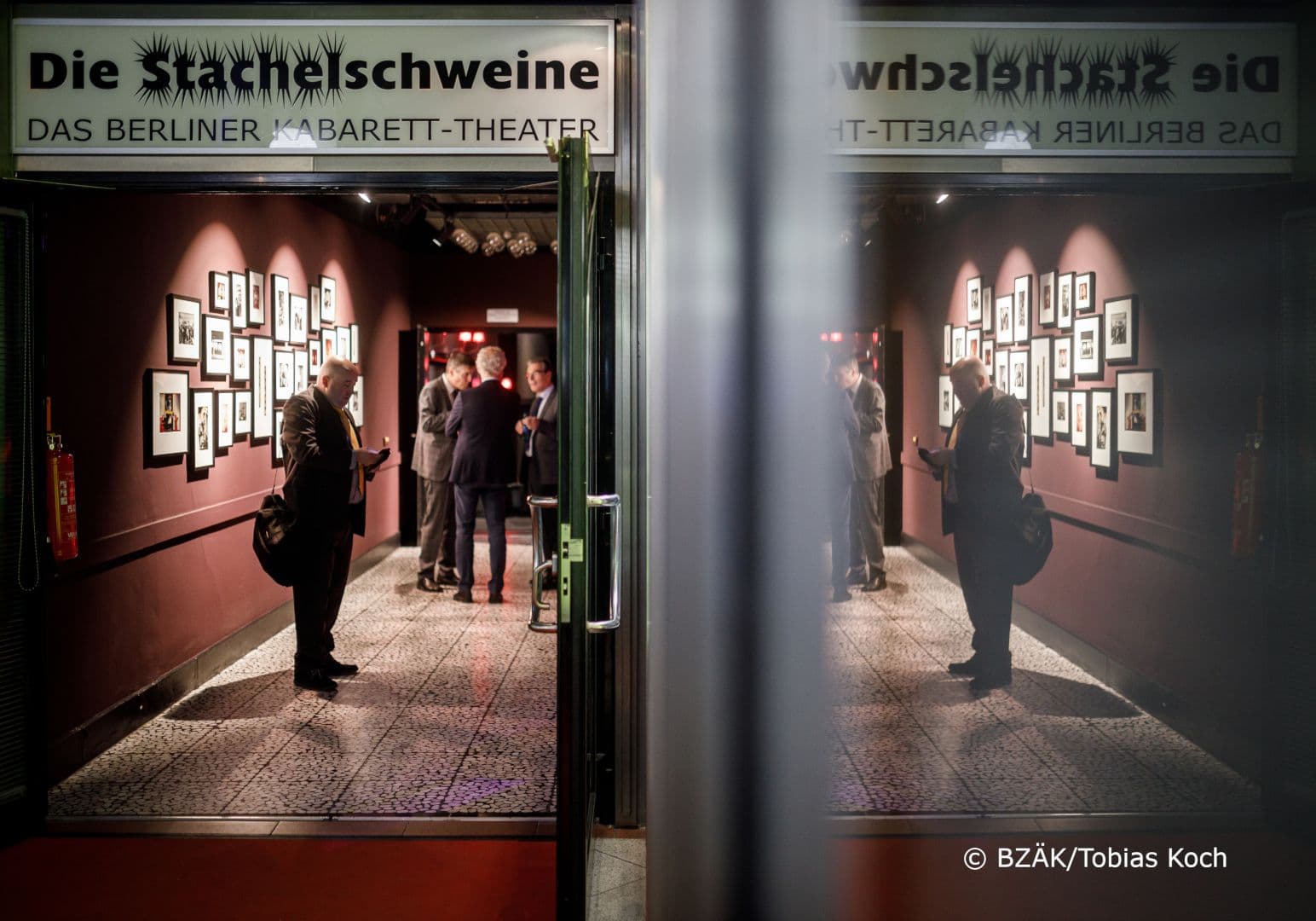 Der Eingang des Theaters „Die Stachelschweine"