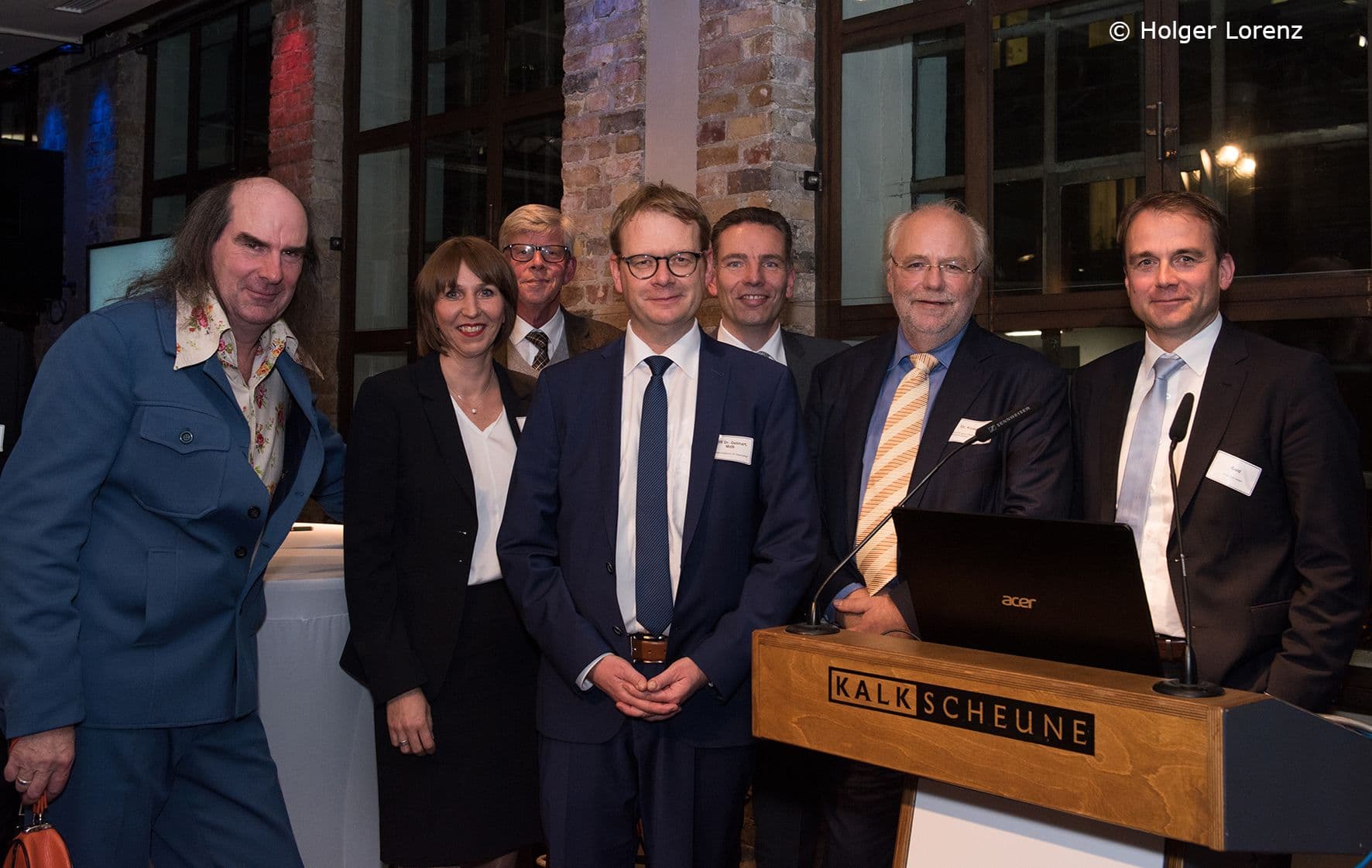 Podium-Teilnehmer und Referenten: Guildo Horn, Oda Hagemeier (eurocom), Gernot Kiefer (GKV-Spitzenverband), Staatssekretär Thomas Gebhart (BMG), Michael Sommer (Allensbach-Institut), Albrecht Kloepfer (Moderator), Jürgen Gold (eurocom) (v.l.n.r.)