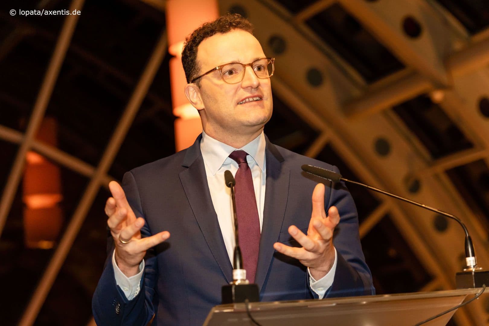 Rhetorisch sehr gut mit intensiver Artikulation präsentierte sich Bundesgesundheitsminister Jens Spahn.