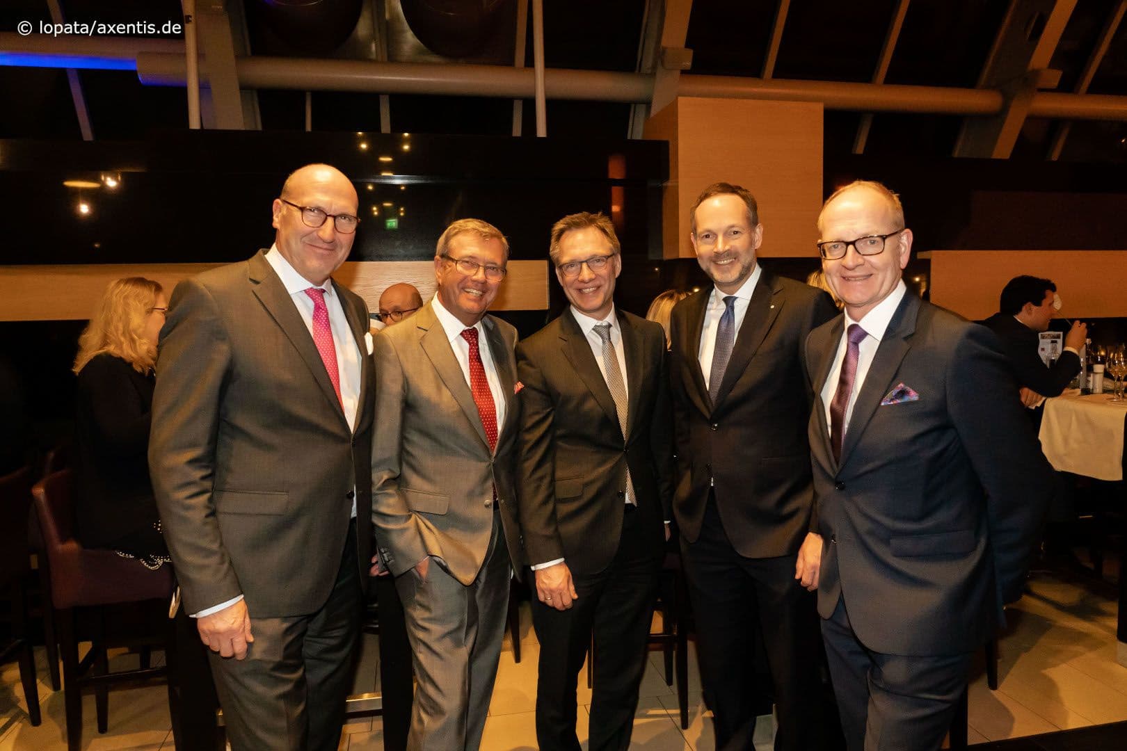 KZBV und apoBank gemeinsam: Karl-Georg Pochhammer, Wolfgang Eßer (beide KZBV), Martin Steinkühler, Olaf Klose (beide apoBank), Martin Hendges (KZBV) (v.l.n.r.)