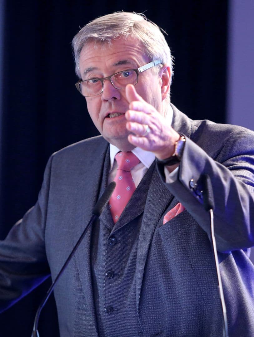 Dr. Wolfgang Eßer