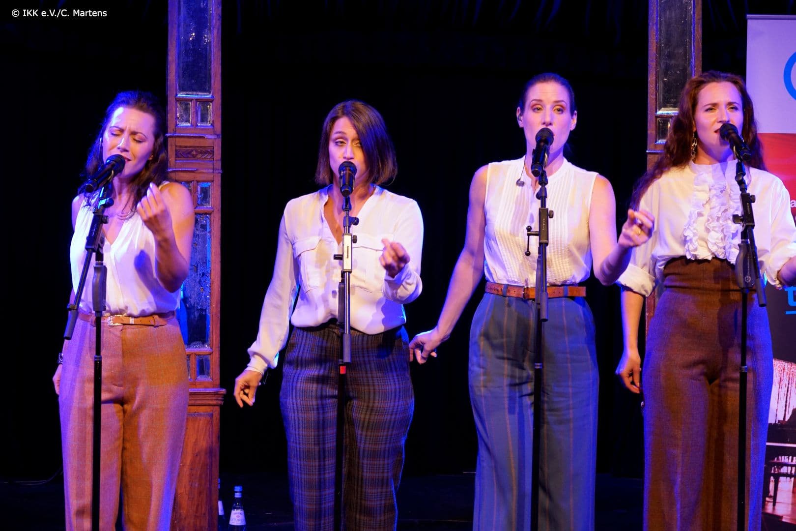 Les Brünettes mit Juliette Brousset, Lisa Herbolzheimer, Julia Pellegrini und Stephanie Neigel (v.l.n.r.)