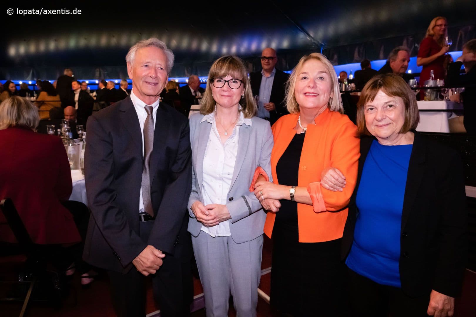 Drei Frauen mit dem Jubilar: Georg Baum (ehemalig DKG), Sabine Schaub (DKG), Claudia Baum, Ursula Nonnemacher (Gesundheitsministerin, Brandenburg) (v.l.n.r.)