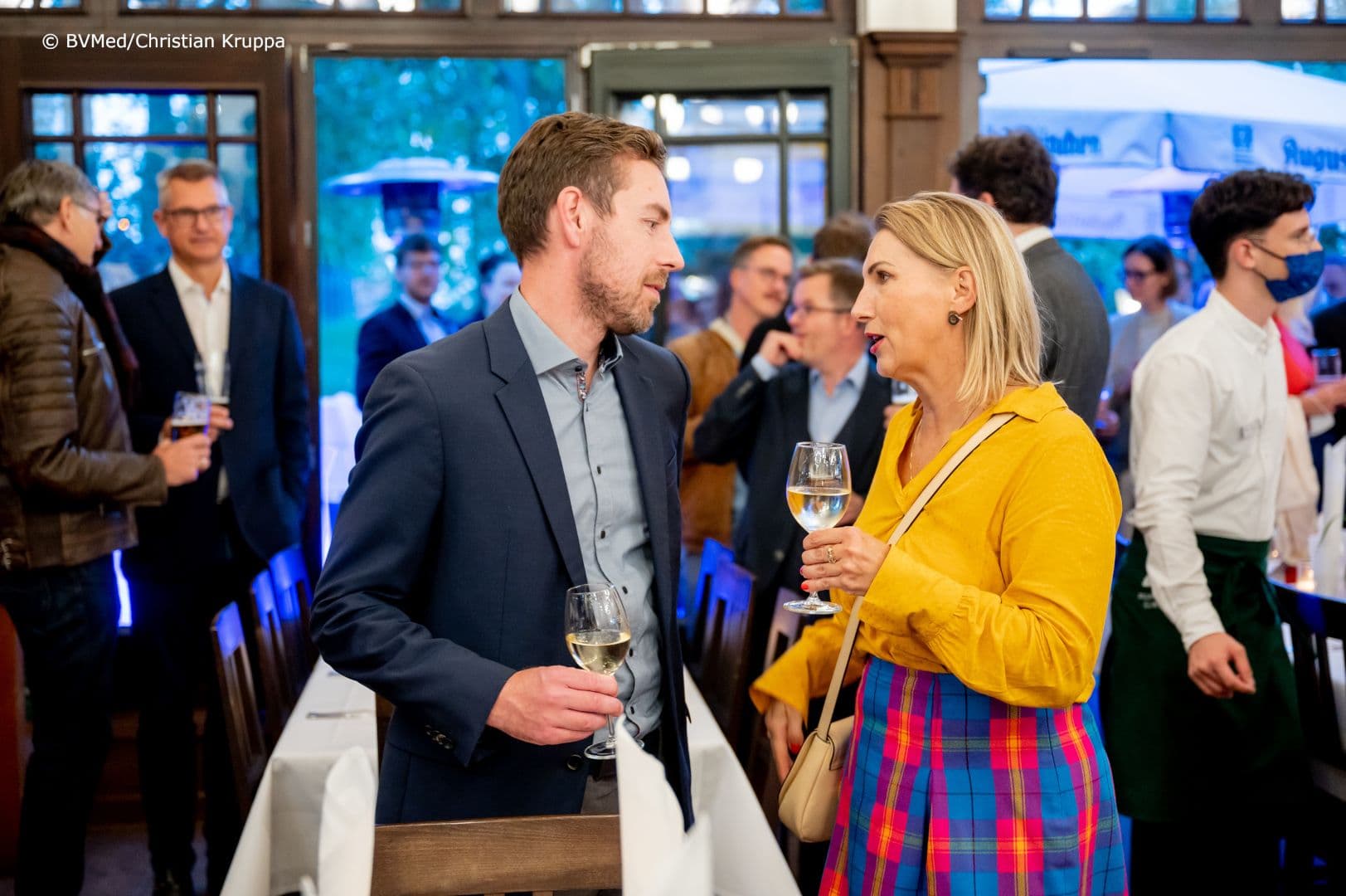 Markus Beck (Fresenius) (l.) mit Pia Nothing (Novartis)