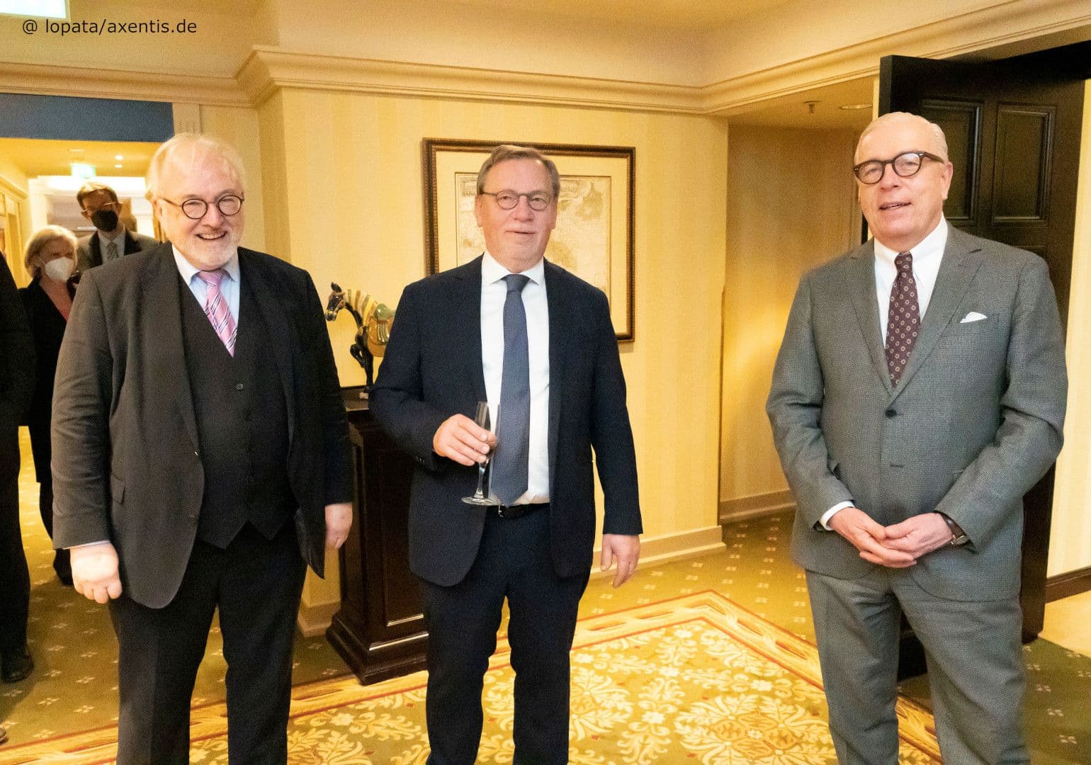 Ulrich Weigeldt (Deutscher Hausärzteverband) (M.) mit Rudolf Henke (l.) und BÄK-Präsidenten Klaus Reinhardt (r.)