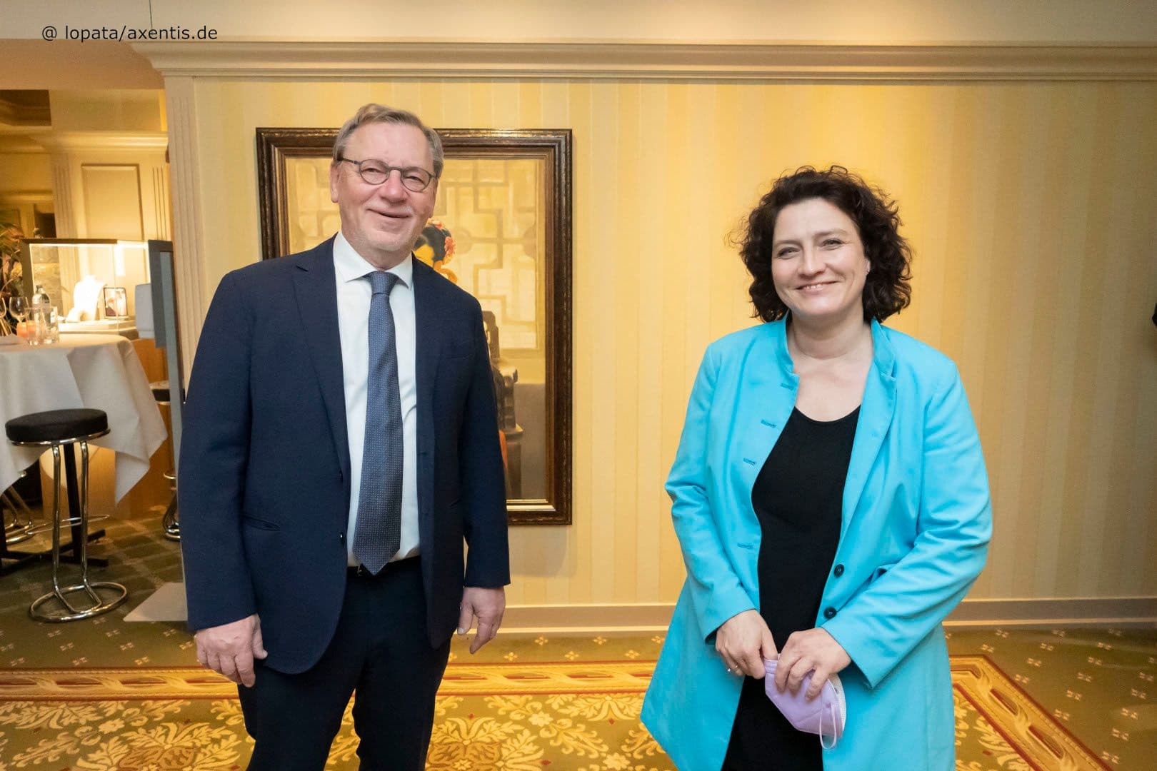 Ulrich Weigeldt (Deutscher Hausärzteverband) und Carola Reimann (AOK-Bundesverband)