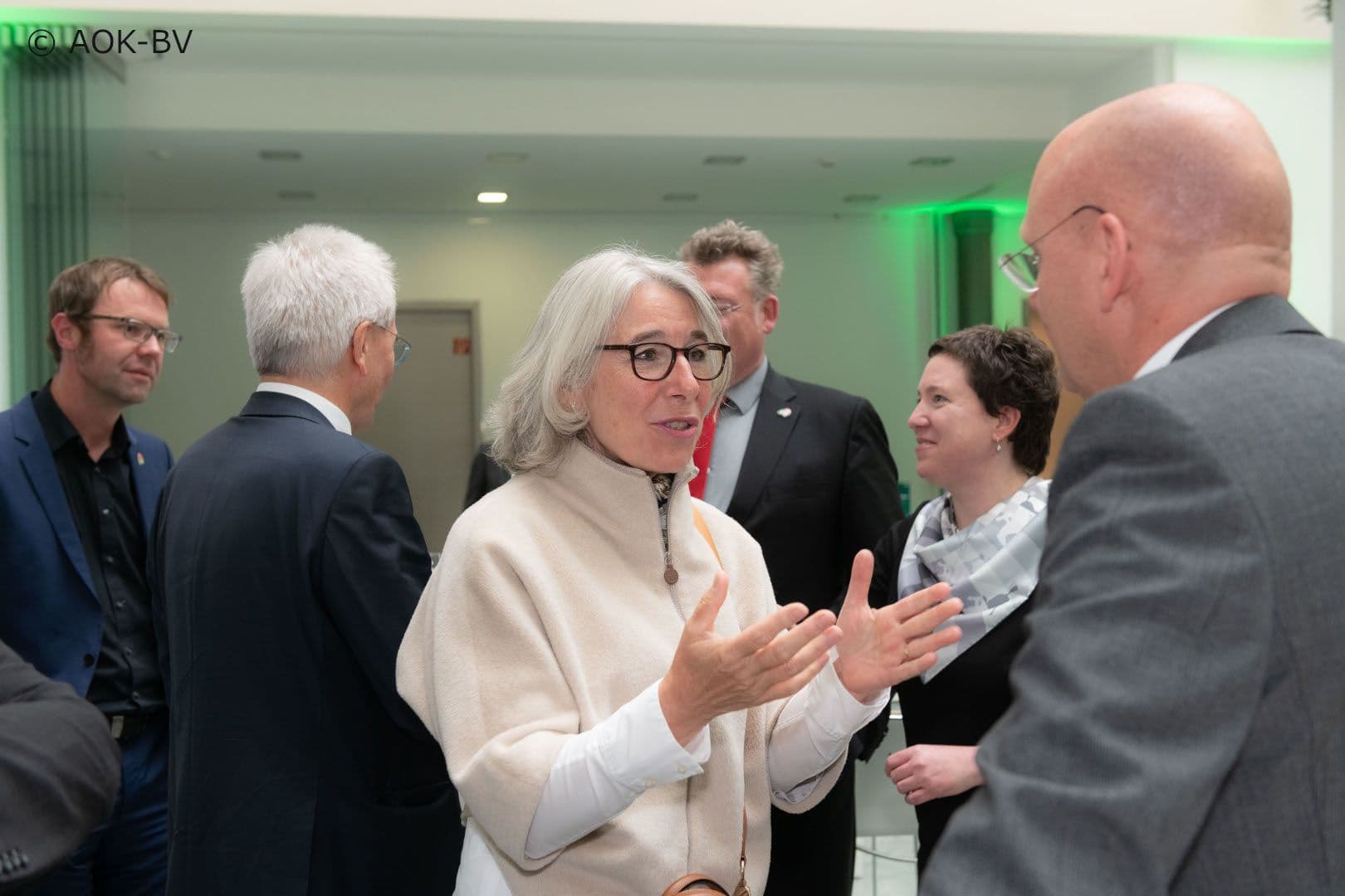 Gabriele Regina Overwiening (ABDA) im Gespräch mit Jens Martin Hoyer (AOK-Bundesverband)
