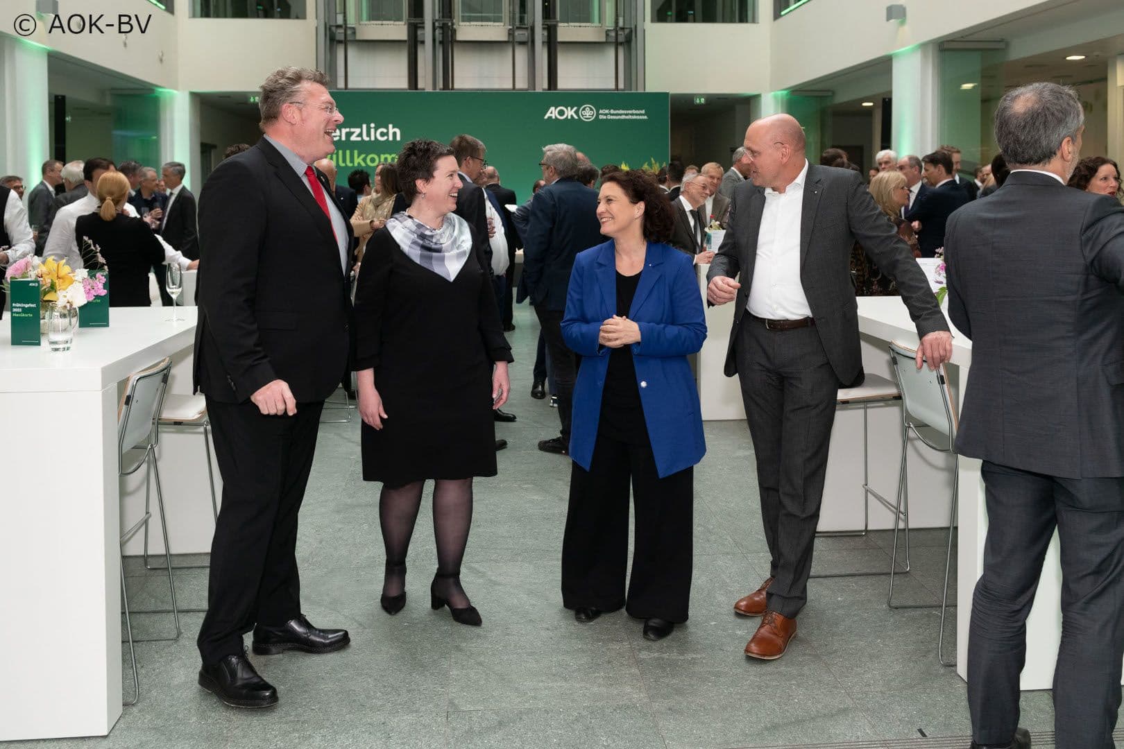 Gut gelaunt beim Empfang der Gäste: Knut Lambertin, Susanne Wagenmann, Carola Reimann, Jens Martin Hoyer (alle AOK-Bundesverband) (v.l.n.r.)