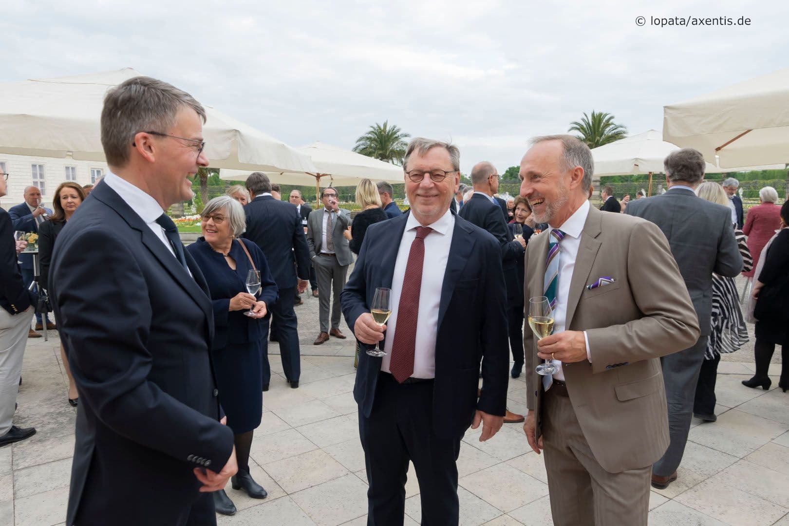 Matthias Berndt (Hausärzteverband Niedersachsen) mit Ulrich Weigeldt (Deutscher Hausärzteverband) und Stephan Hofmeister (KBV) (v.l.n.r.)