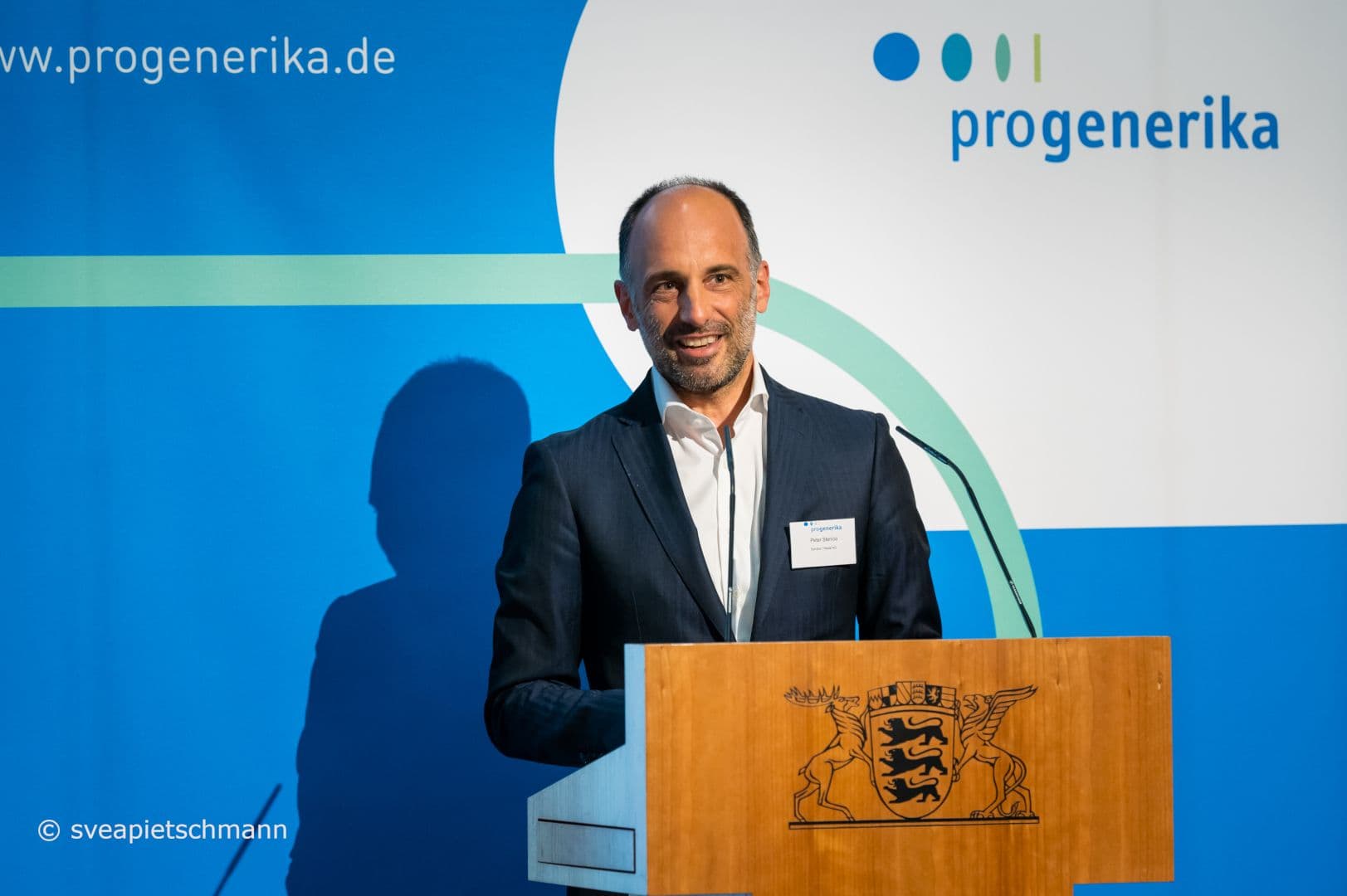 Die erste Rede bei einem Frühlingsempfang als Vorstandsvorsitzender von Pro Generika hält Peter Stenico.