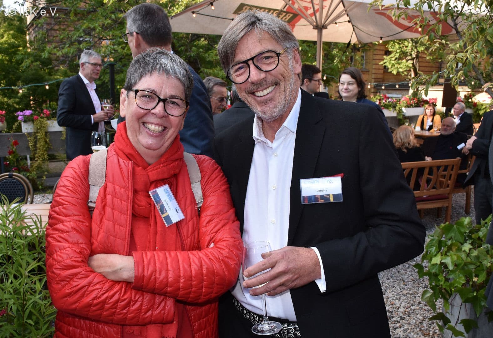 Beate Behr (GKV-Spitzenverband) mit Jörg Ide (TK)
