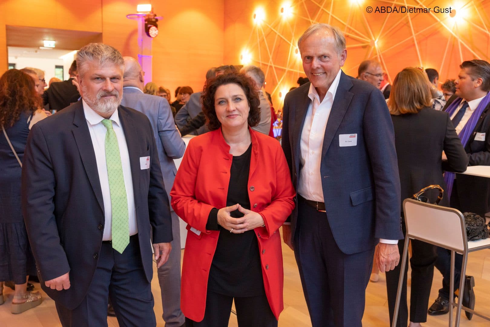 Thomas Dittrich (Deutscher Apothekerverband), Carola Reimann (AOK-Bundesverband) und Hubertus Cranz (BAH) (vl.n.r.)