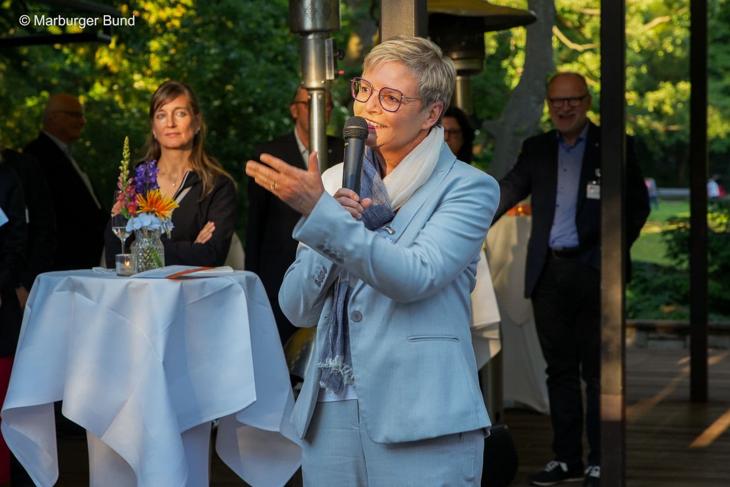 Die parlamentarische Staatssekretärin im BMG, Sabine Dittmar, hält ein kurzes Statement.