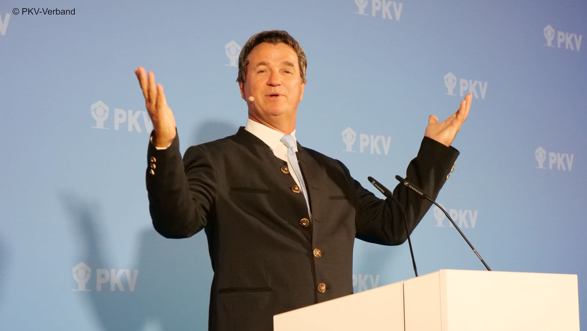 Kabarettist Wolfgang Krebs in Aktion als bayrischer Ministerpräsident Markus Söder