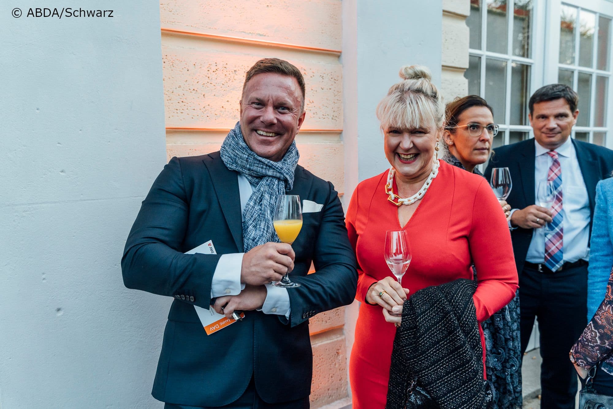 Bester Laune: Markus Leyk Dieken (gematik) und Claudia Korf (ABDA)