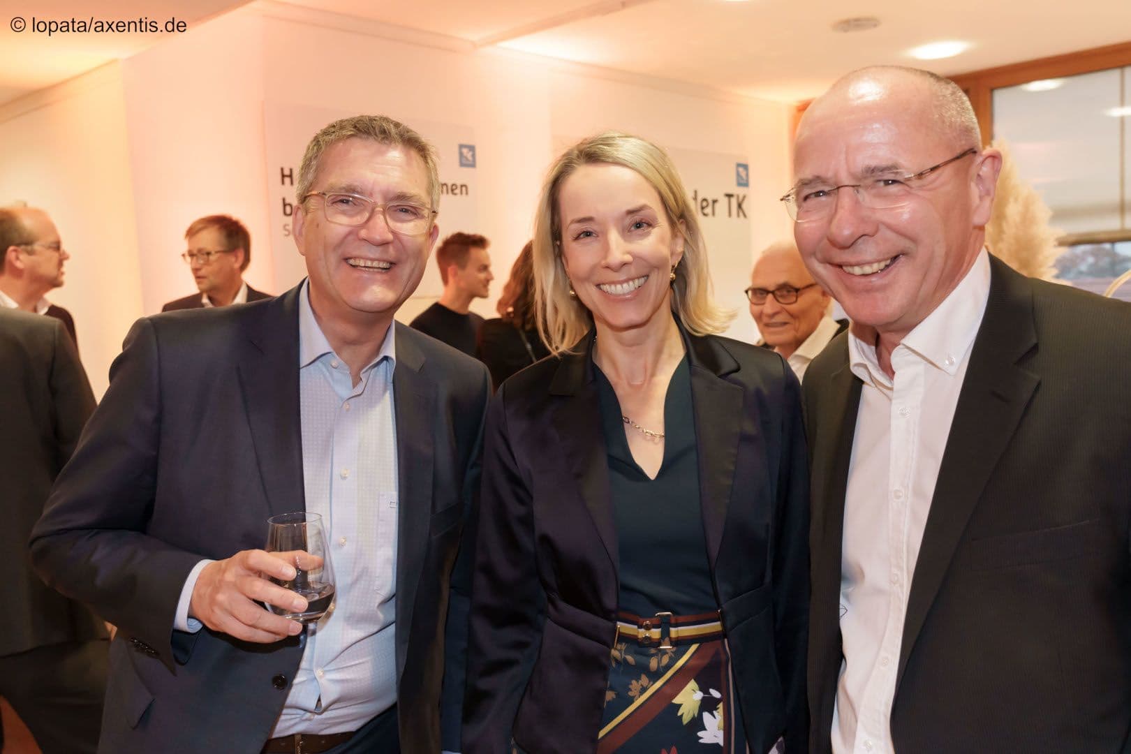 Und bitte lächeln: Thomas Ballast (TK), Stefanie Stoff-Ahnis (GKV-Spitzenverband), Volker Möws (TK) (v.l.n.r.)