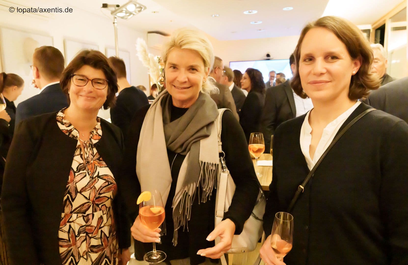 Antje Kapinsky (TK) mit Simone Borchardt MdB (CDU) und Bettina Galitz (Barmer) (v.l.n.r.)