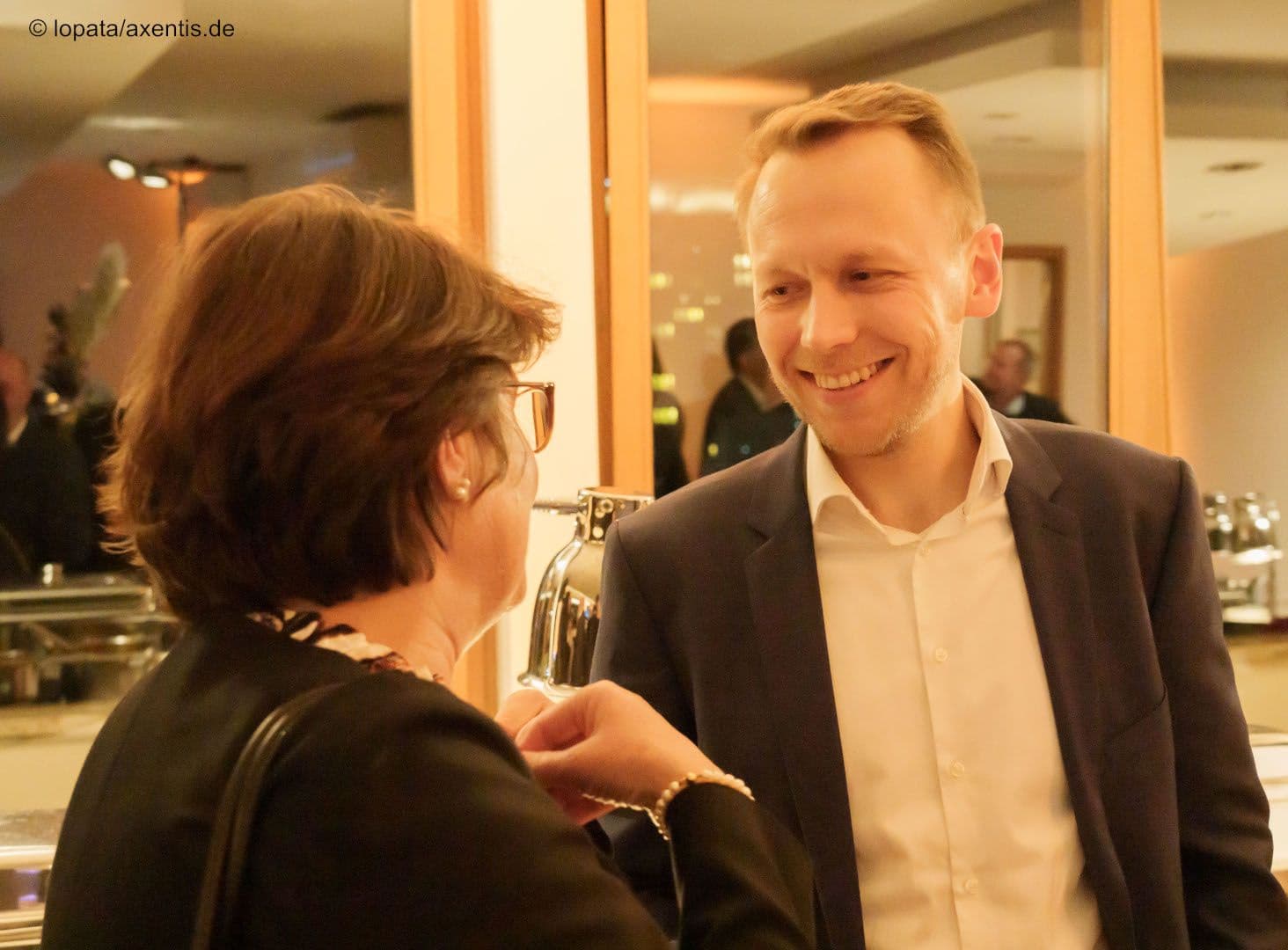 Markus Grunenberg (GKV-Spitzenverband) und Antje Kapinsky (TK)