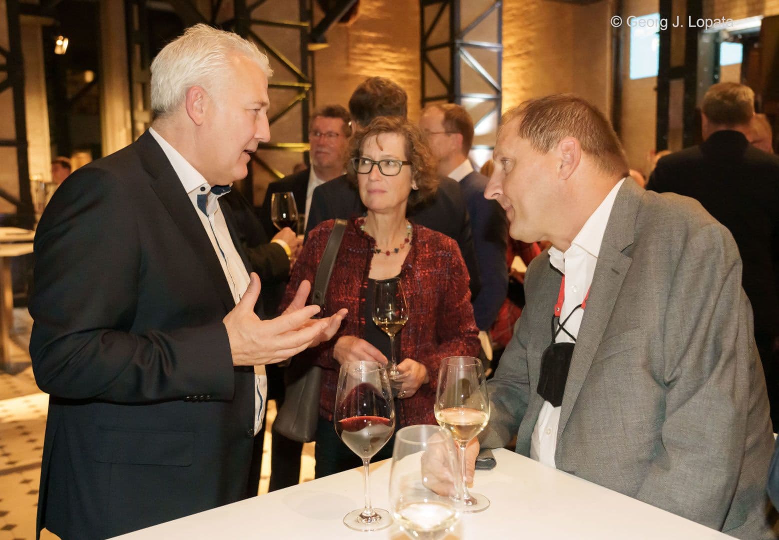 Gertrud Prinzing (Bosch BKK) mit Toralf Speckhardt (Mercedes-Benz BKK) (l.) und Michael Braun (BKK Rieker RICOSTA Weisse)