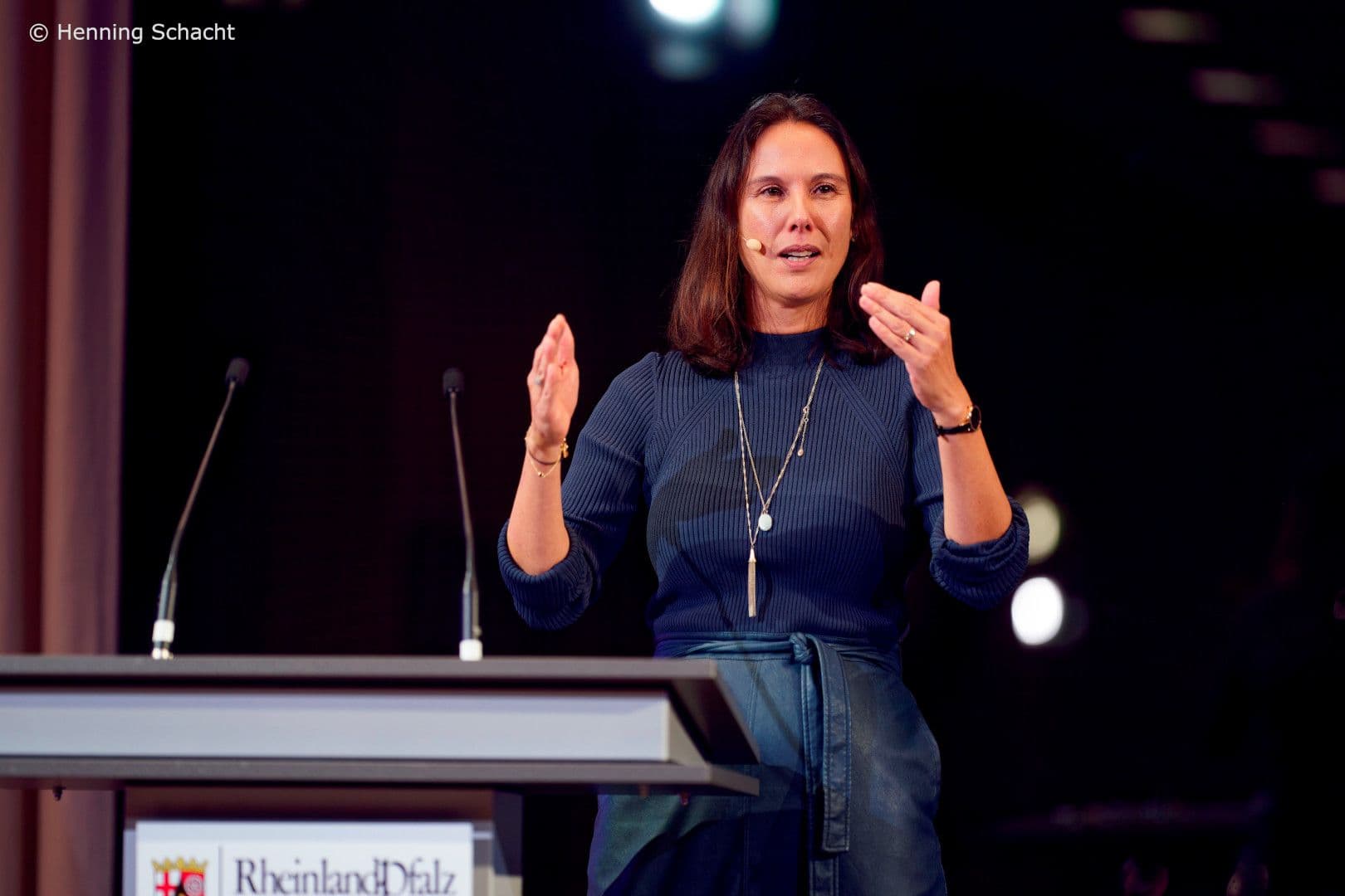 Moderiert die Talkrunde: Jessica Hanneken