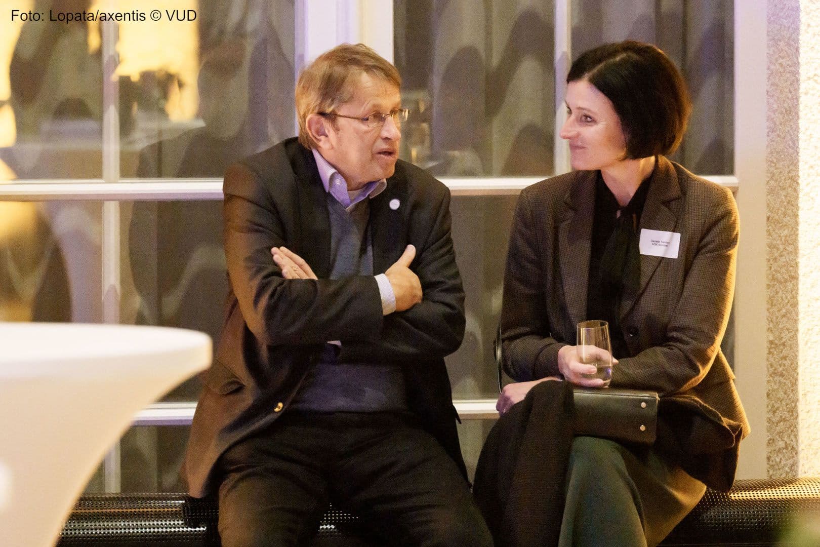 Heyo Kroemer (Charité) mit Daniela Teichert (AOK Nordost)