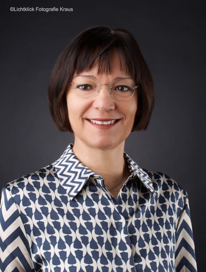 Dr. Bernadette Klapper