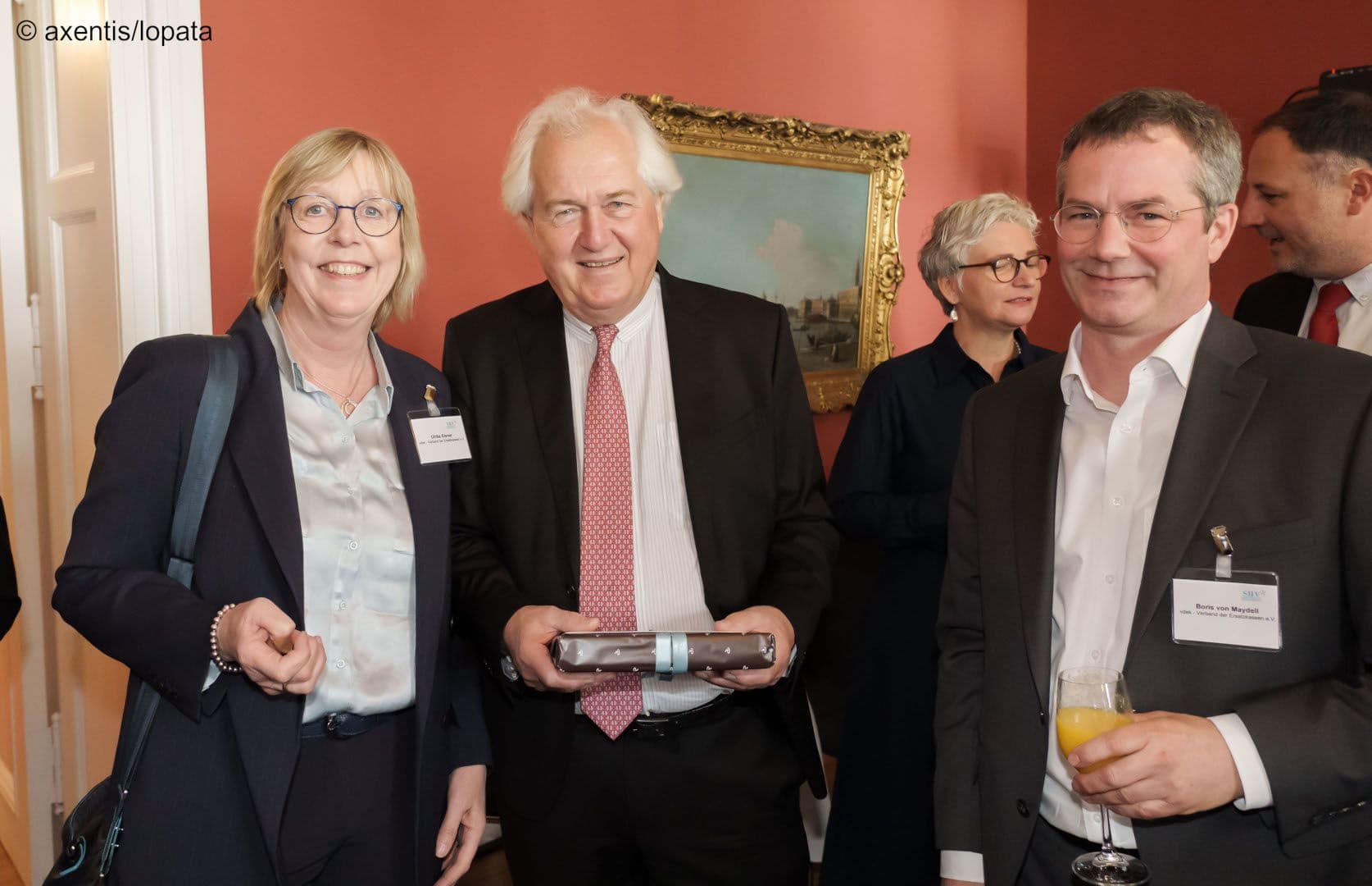 Die Kassen und der SHV: Ulrike Elsner (vdek), Heinz Christian Esser (SHV) und Boris von Maydell (vdek) (v.l.n.r.)